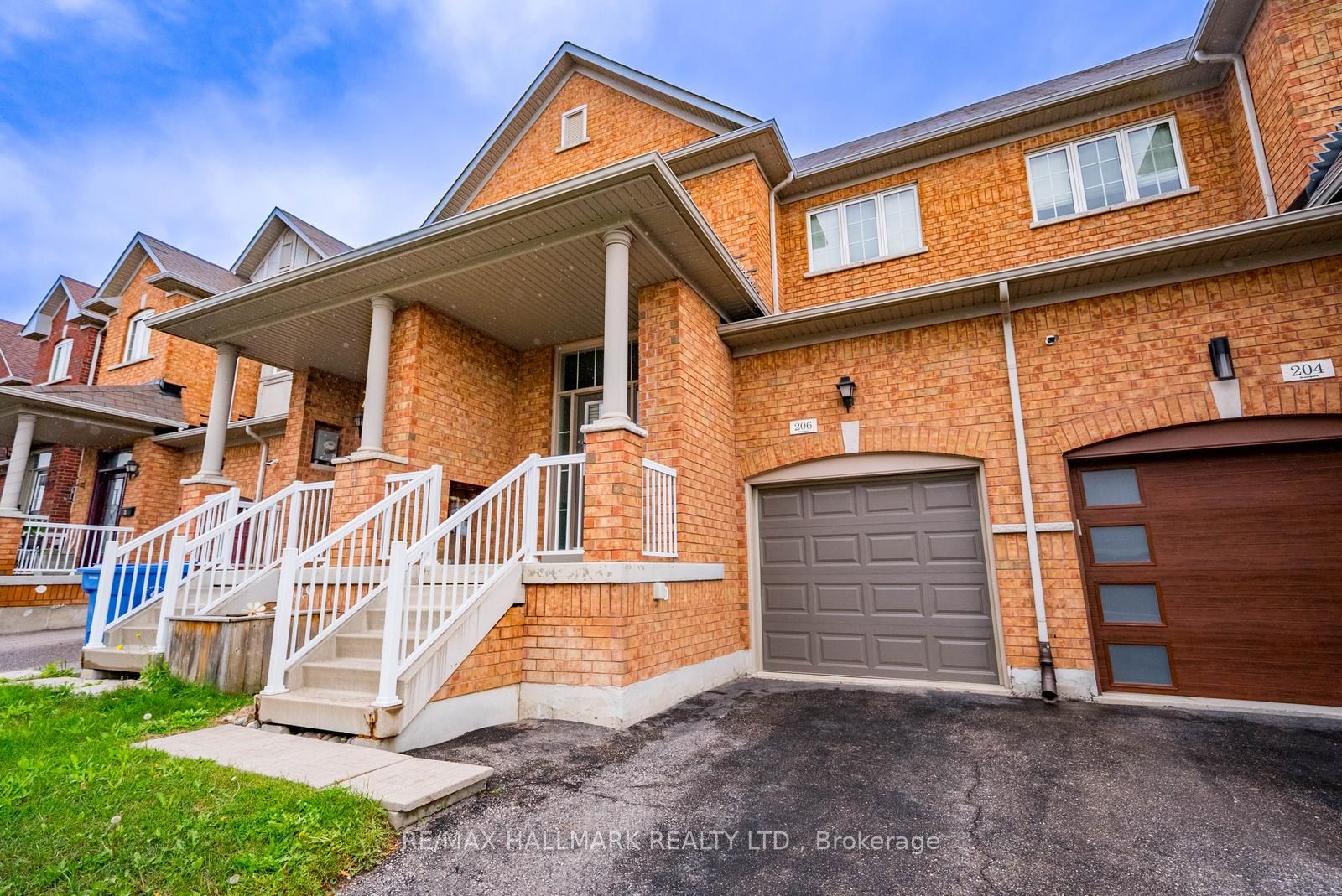 206 Lageer Drive, Whitchurch-Stouffville, ON L4A 0X1 photo 2