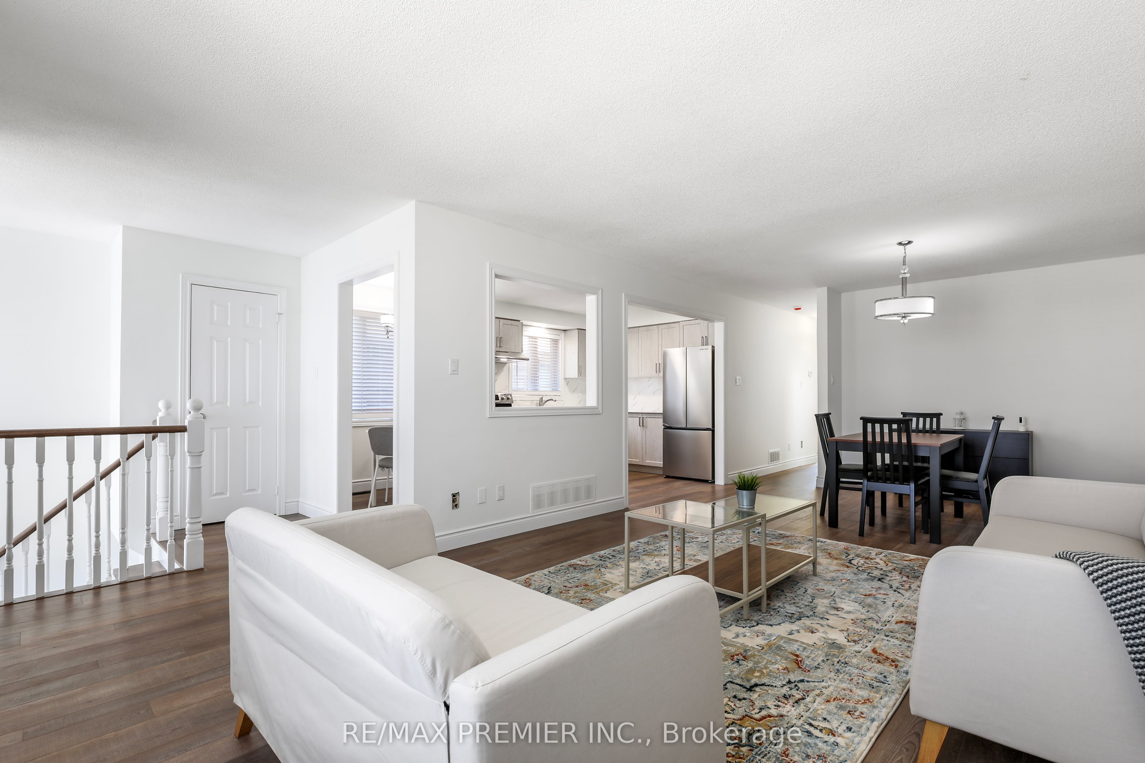 45 Roughley Street, Bradford West Gwillimbury, ON L3Z 3B3 photo 3