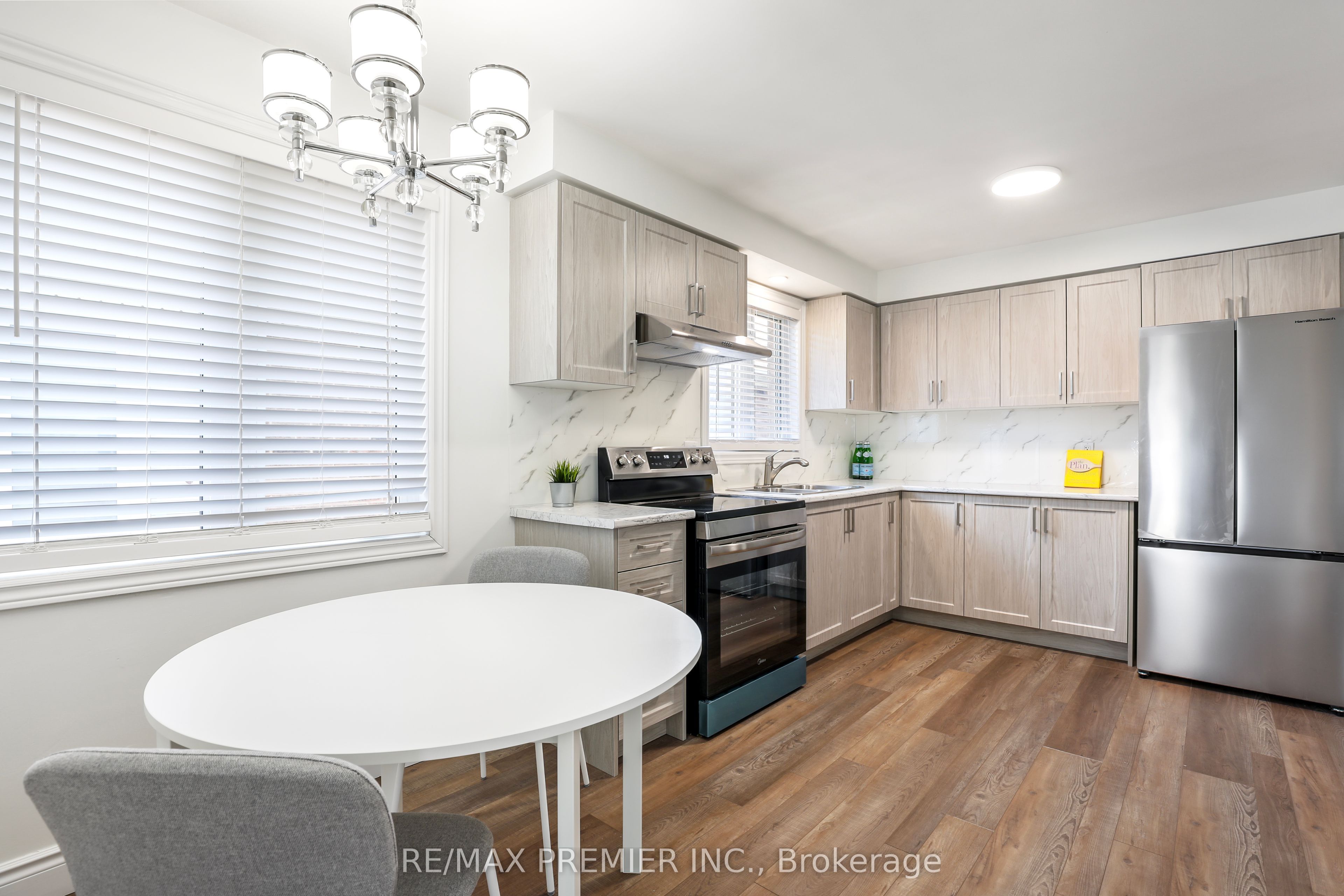 45 Roughley Street, Bradford West Gwillimbury, ON L3Z 3B3 photo 4