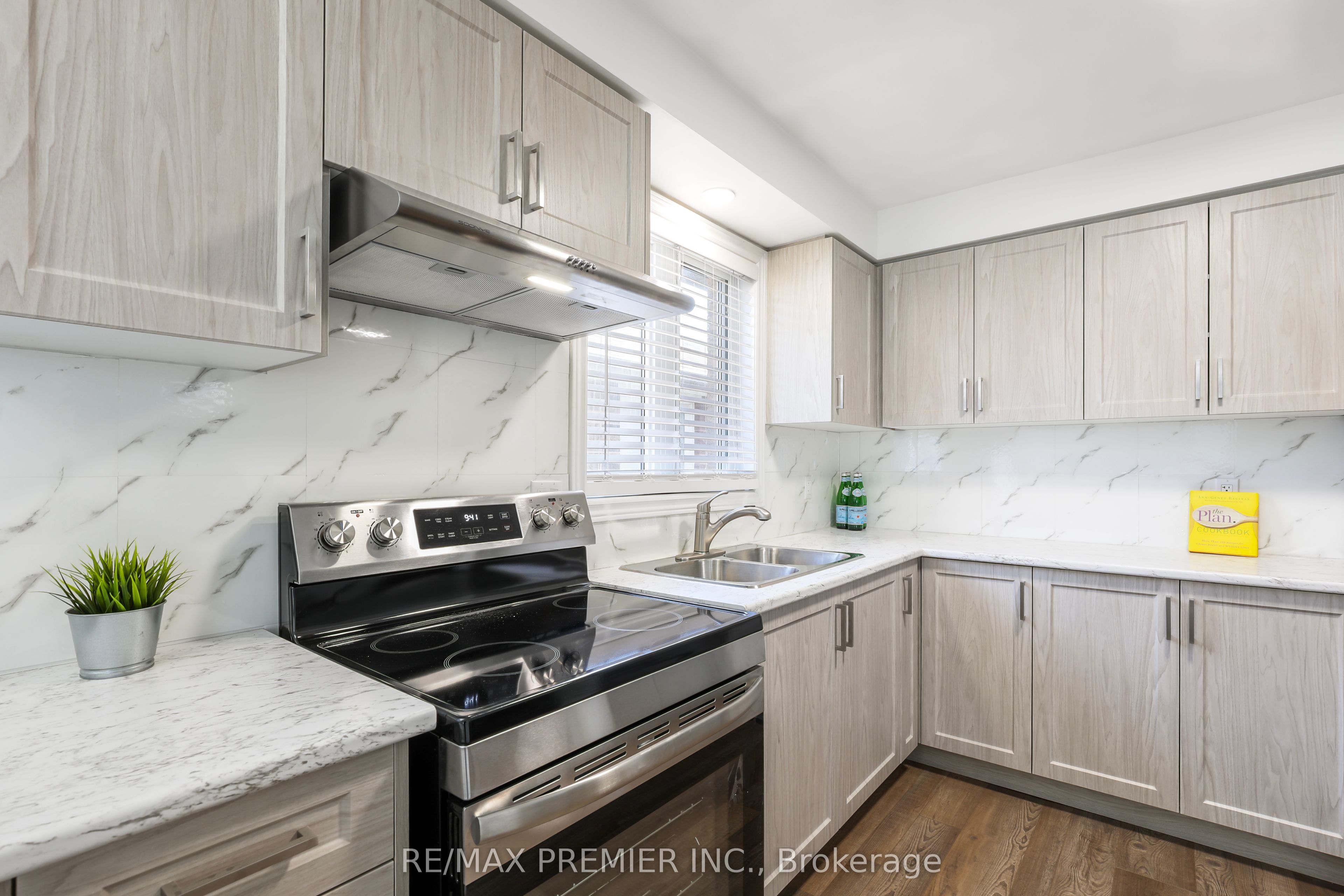45 Roughley Street, Bradford West Gwillimbury, ON L3Z 3B3 photo 5