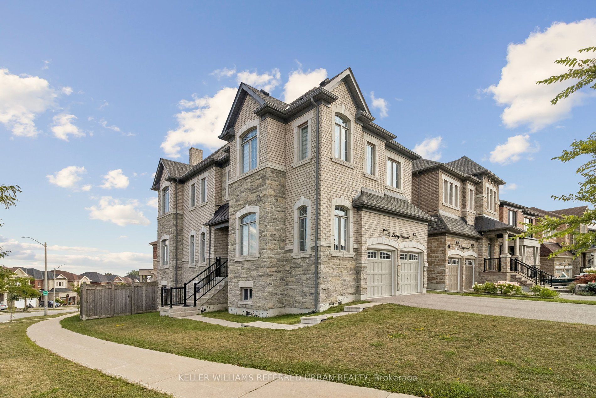 54 Leary Crescent, Richmond Hill, ON L4S 0G7 photo 2