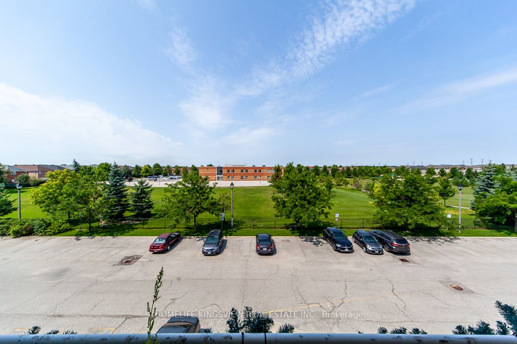 7428 Markham Road 301, Markham, ON L3S 4V6 photo 2