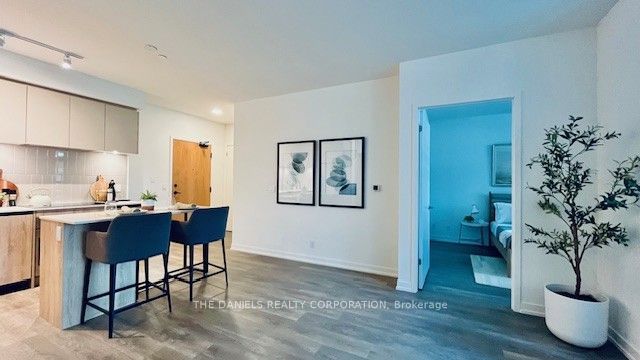 8 Beverley Glen Boulevard 120, Vaughan, ON L4J 0L5 photo 4