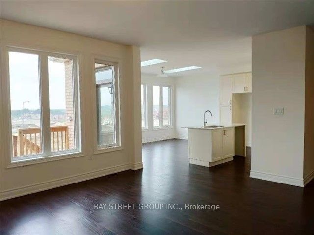 32 Holland Vista Street, East Gwillimbury, ON L9N 0T2 photo 2