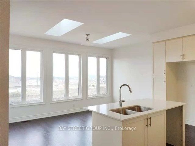32 Holland Vista Street, East Gwillimbury, ON L9N 0T2 photo 3