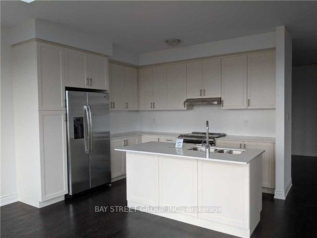 32 Holland Vista Street, East Gwillimbury, ON L9N 0T2 photo 4