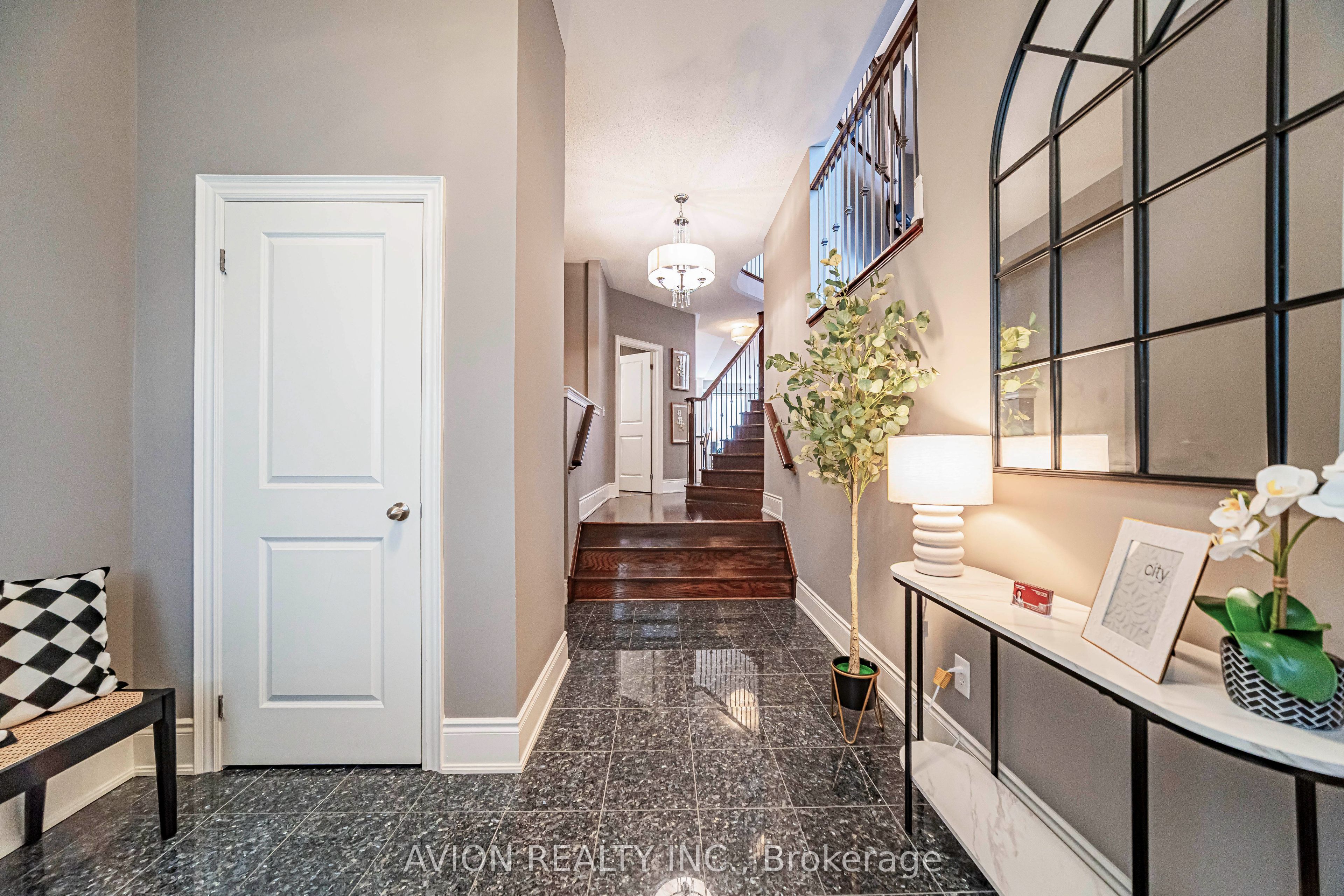 46 Rogers Trail, Bradford West Gwillimbury, ON L3Z 0G5 photo 3
