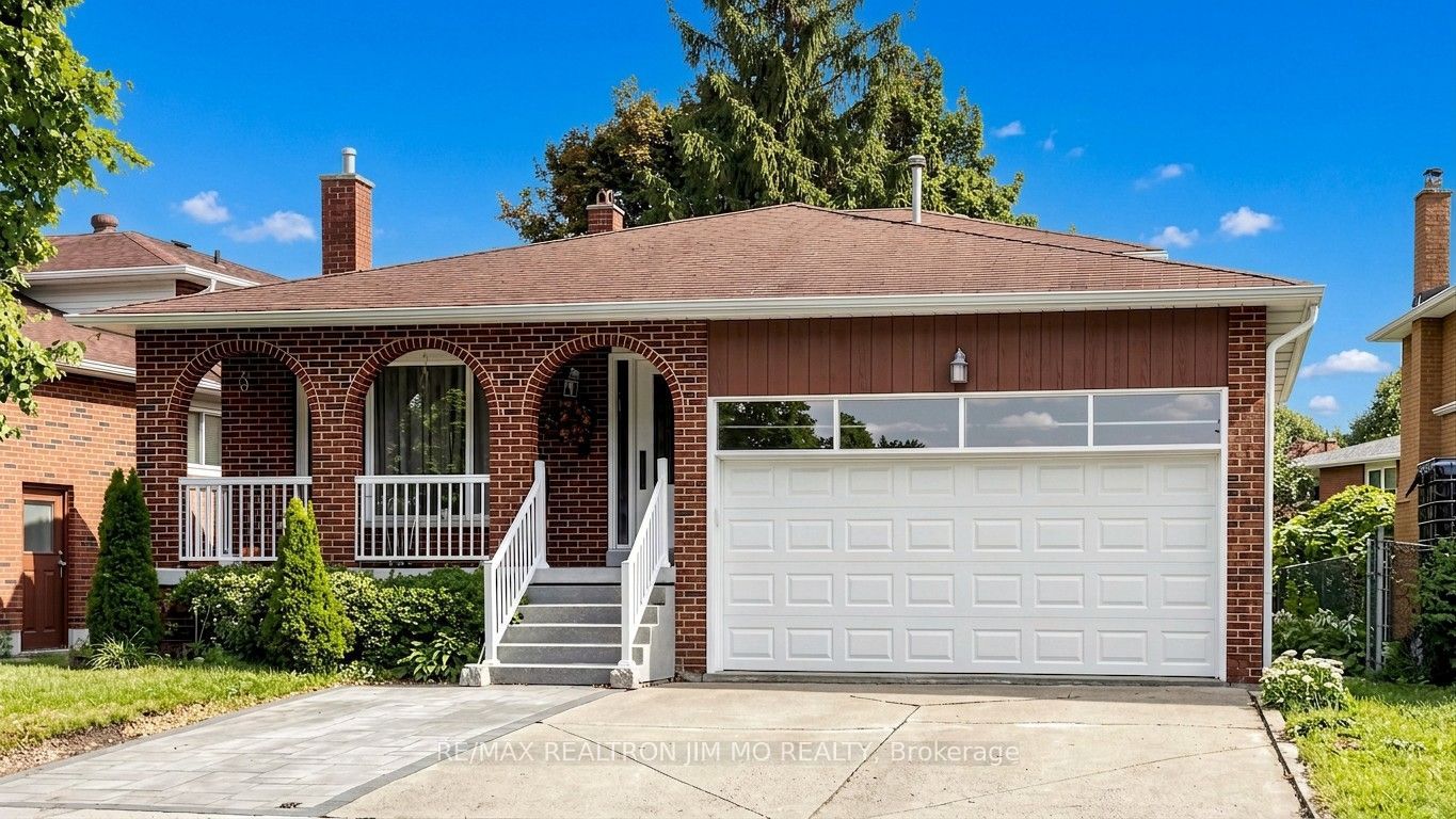 211 Risebrough Circuit, Markham, ON L3R 3J1