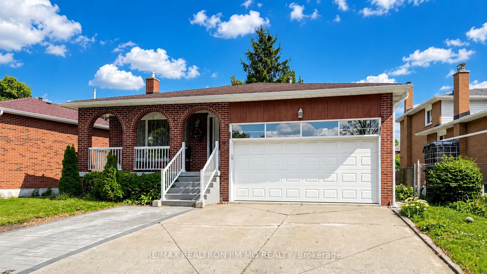 211 Risebrough Circuit, Markham, ON L3R 3J1 photo 2