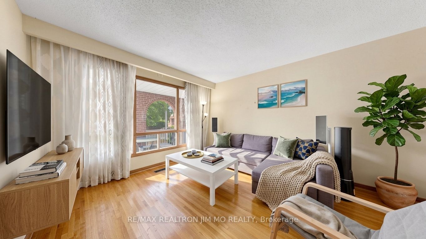 211 Risebrough Circuit, Markham, ON L3R 3J1 photo 5