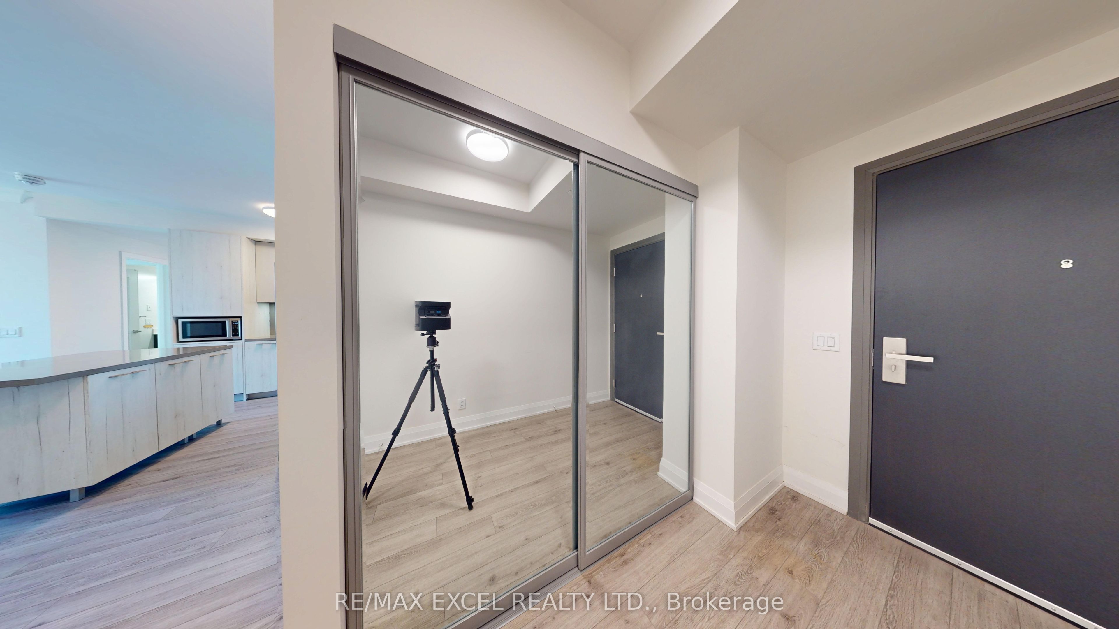 8 Water Walk Drive 4507, Markham, ON L3R 6L4 photo 4