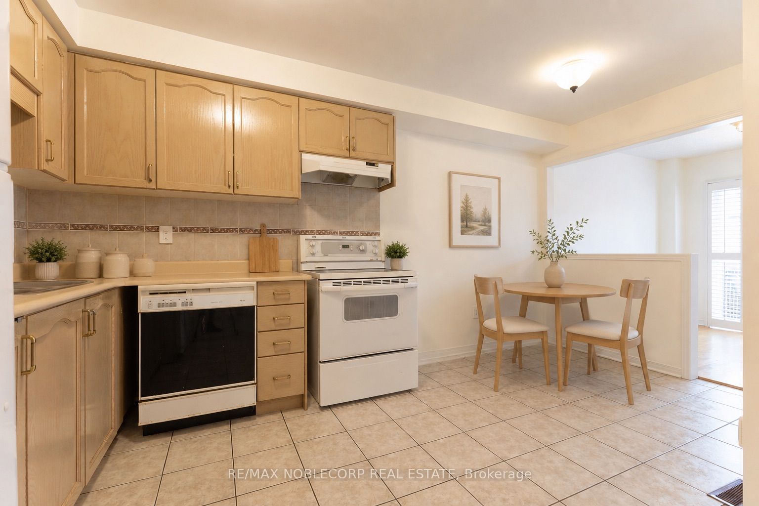 28 Opera Place, Vaughan, ON L4L 8Y8 photo 4