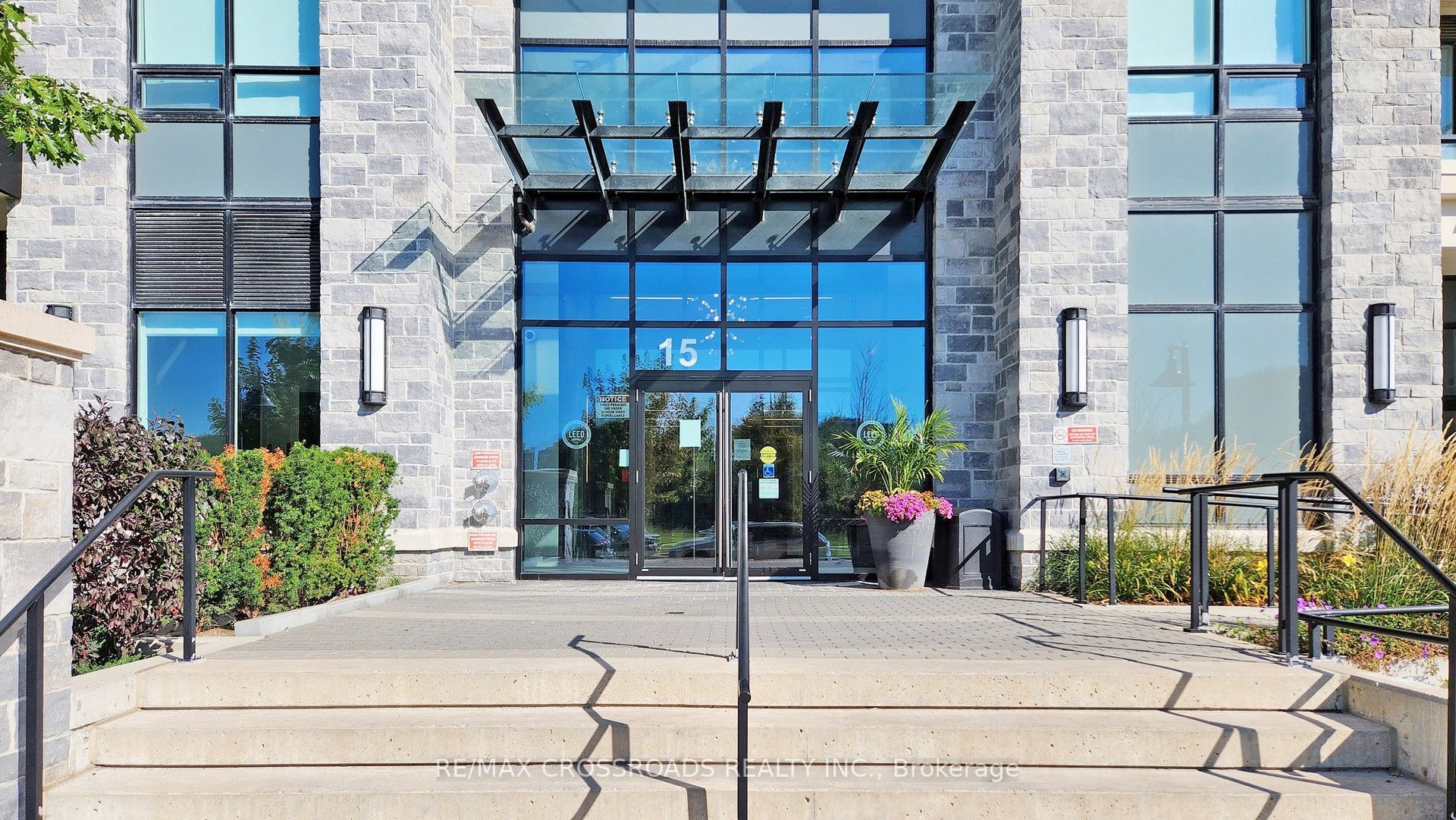 15 Water Walk Drive 335, Markham, ON L6G 0G2 photo 2