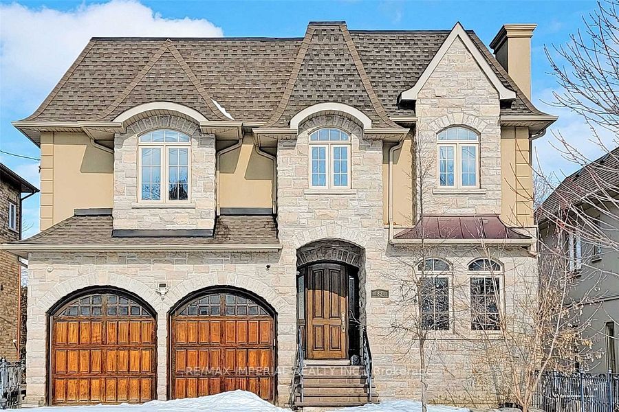 82 Woodward Avenue, Markham, ON L3T 1E7