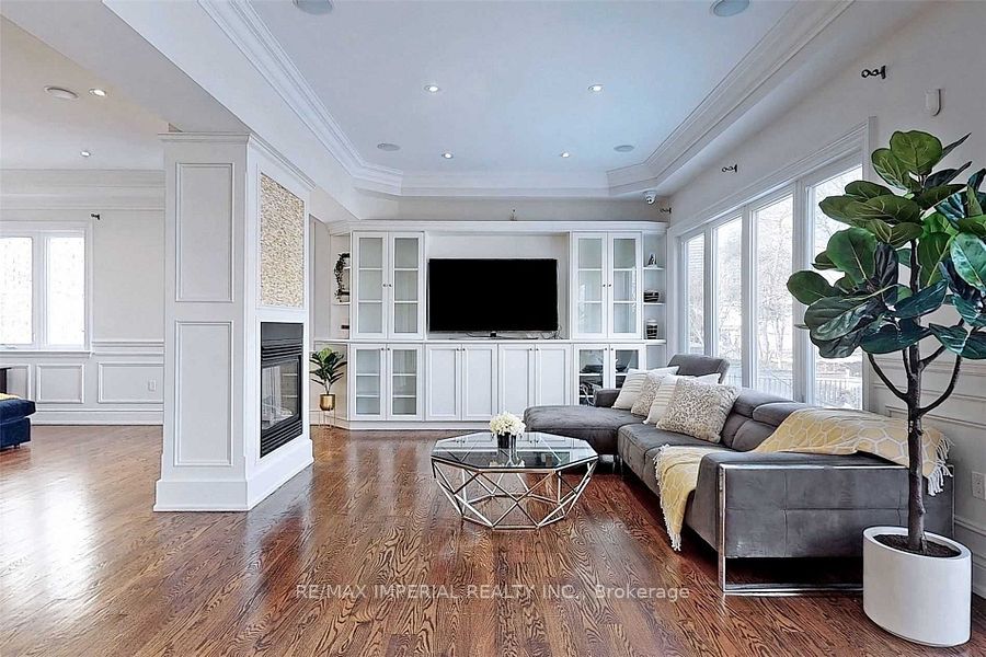 82 Woodward Avenue, Markham, ON L3T 1E7 photo 4