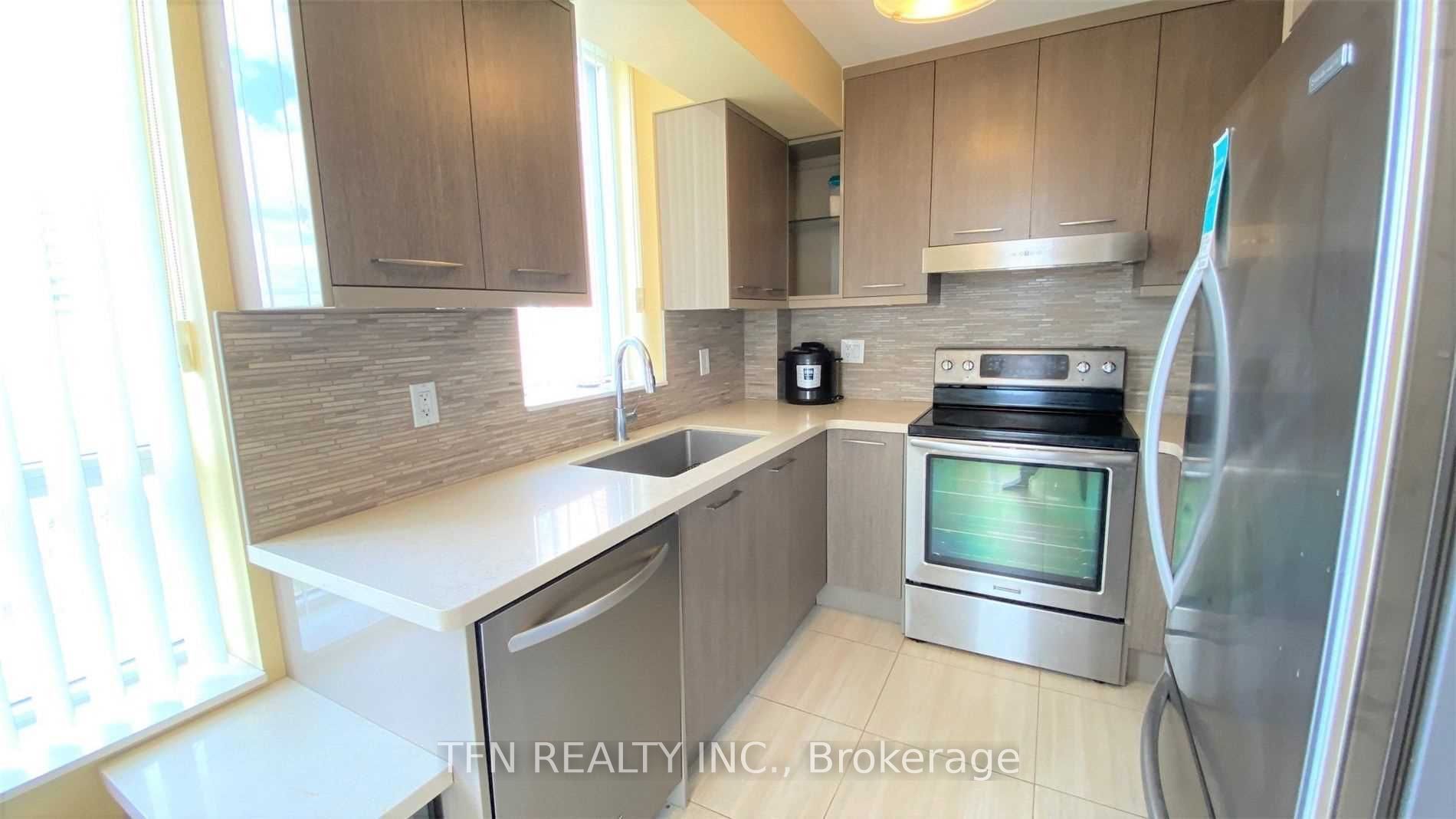 310 Red Maple Road 704, Richmond Hill, ON L4C 0T7 photo 2