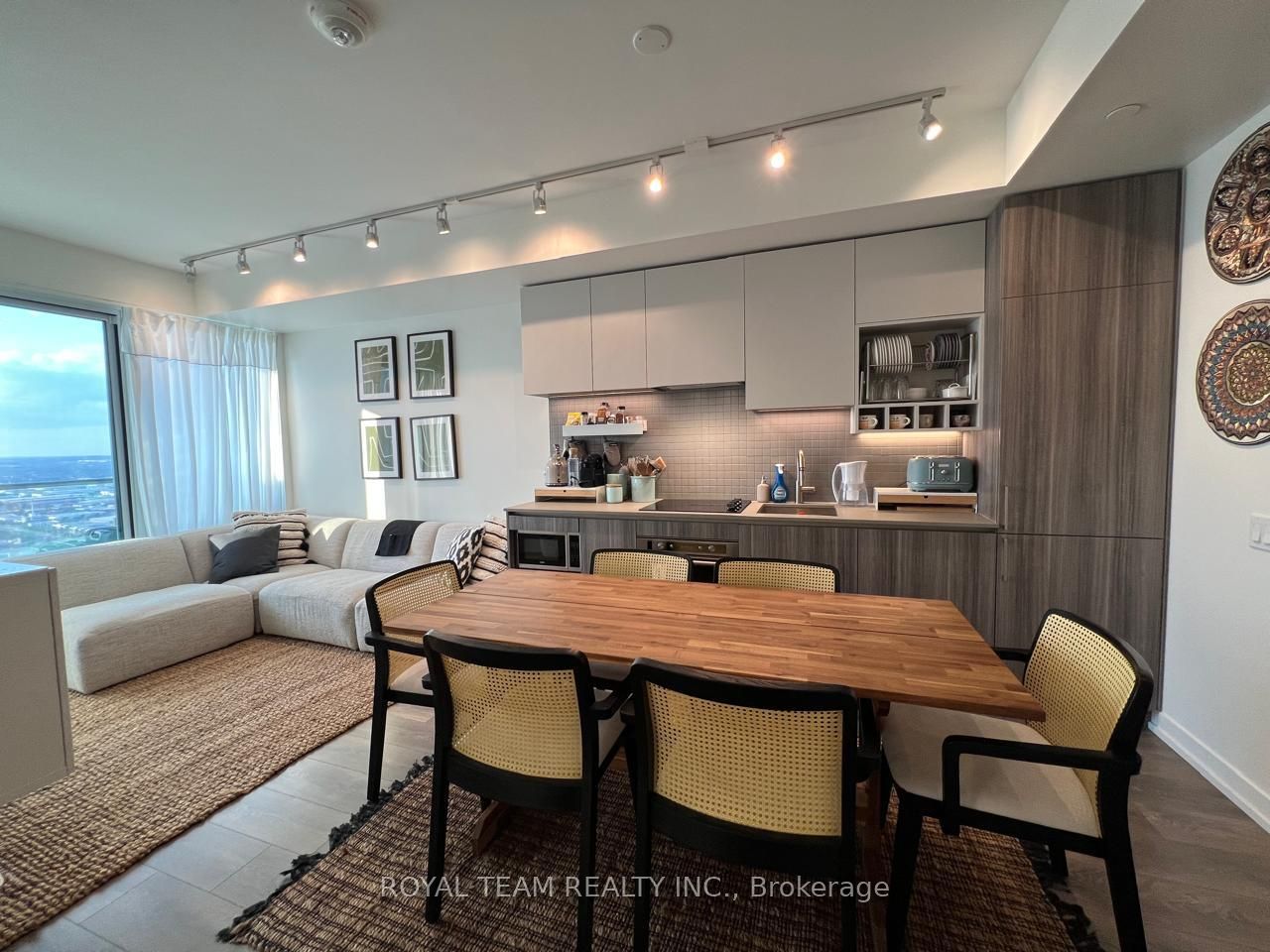 898 Portage Parkway 6001, Vaughan, ON L4K 0J1 photo 3