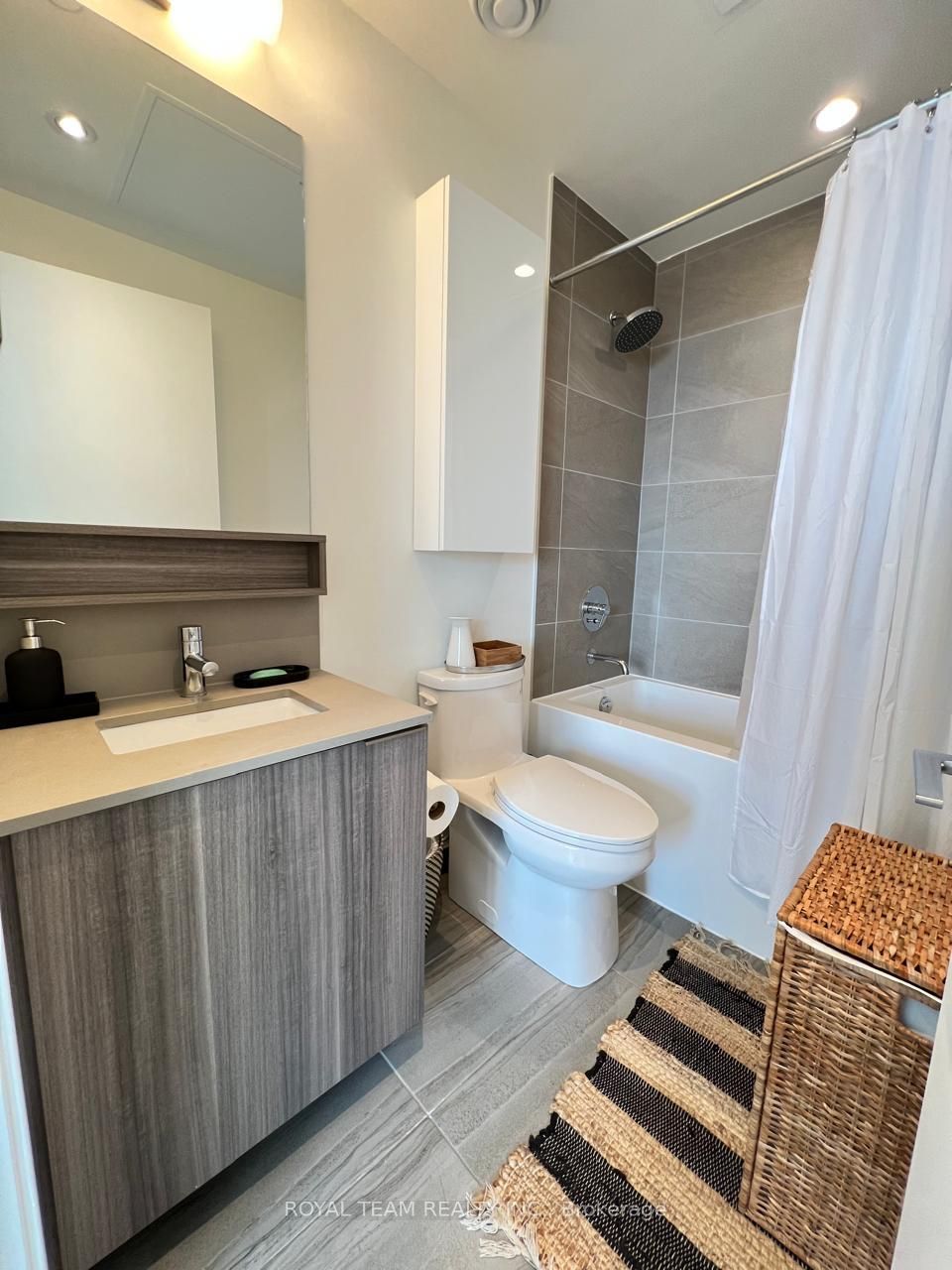 898 Portage Parkway 6001, Vaughan, ON L4K 0J1 photo 5