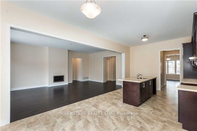 58 Ken Sinclair Crescent, Aurora, ON L4G 3J1 photo 3