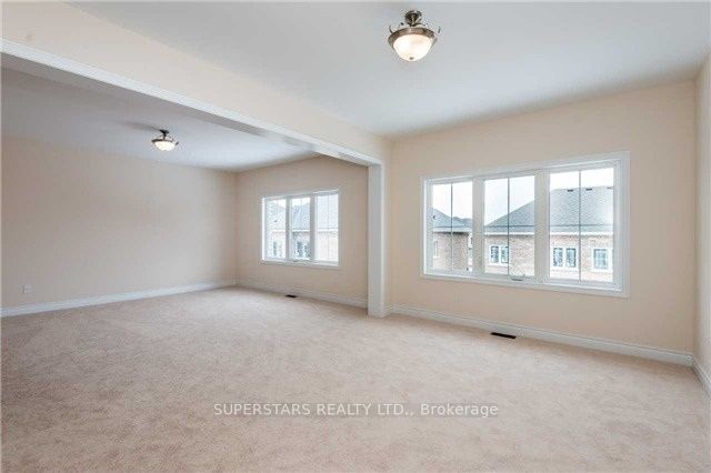 58 Ken Sinclair Crescent, Aurora, ON L4G 3J1 photo 4