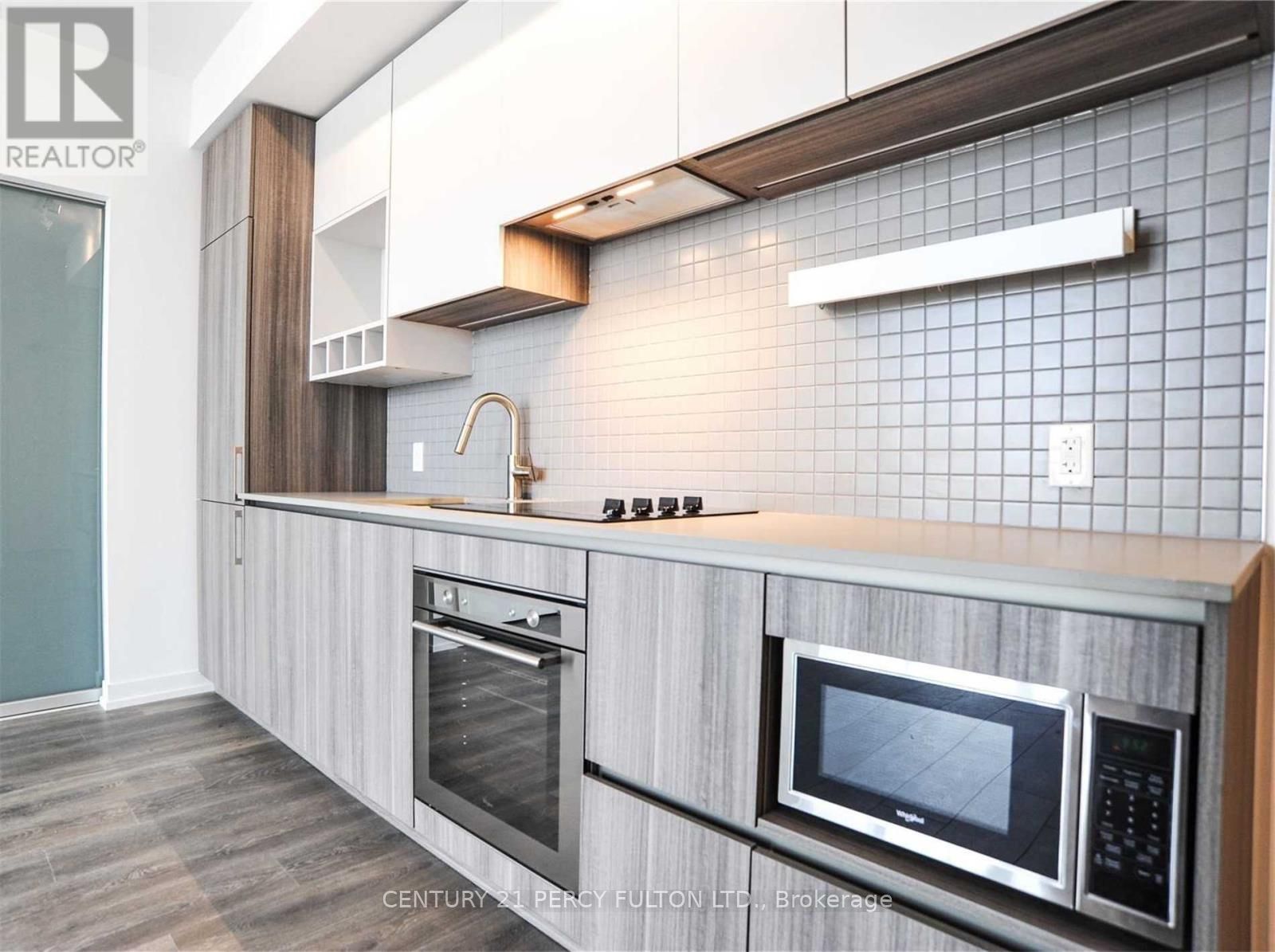 898 Portage Parkway 4012, Vaughan, ON L4K 0J7 photo 2