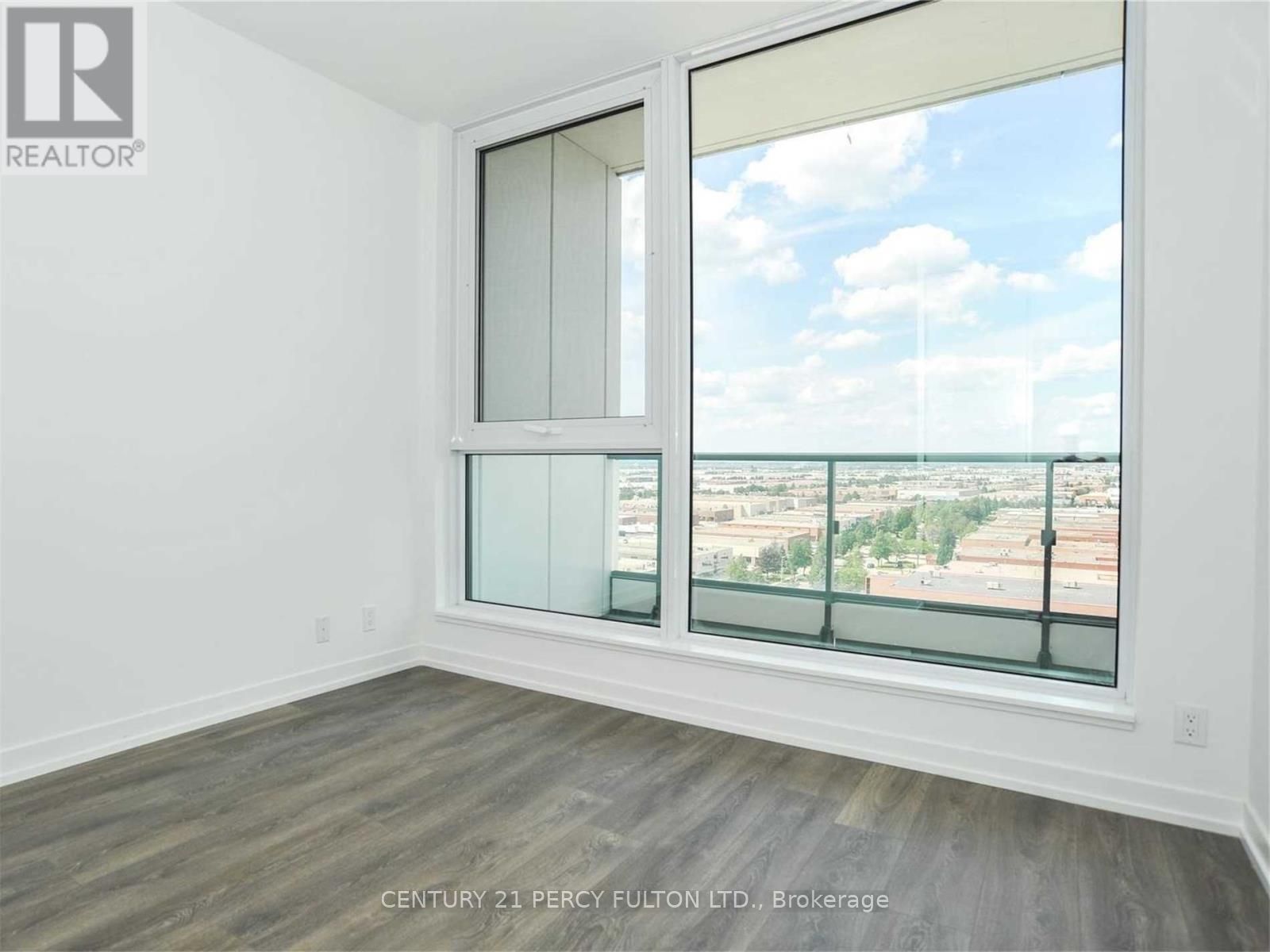 898 Portage Parkway 4012, Vaughan, ON L4K 0J7 photo 4