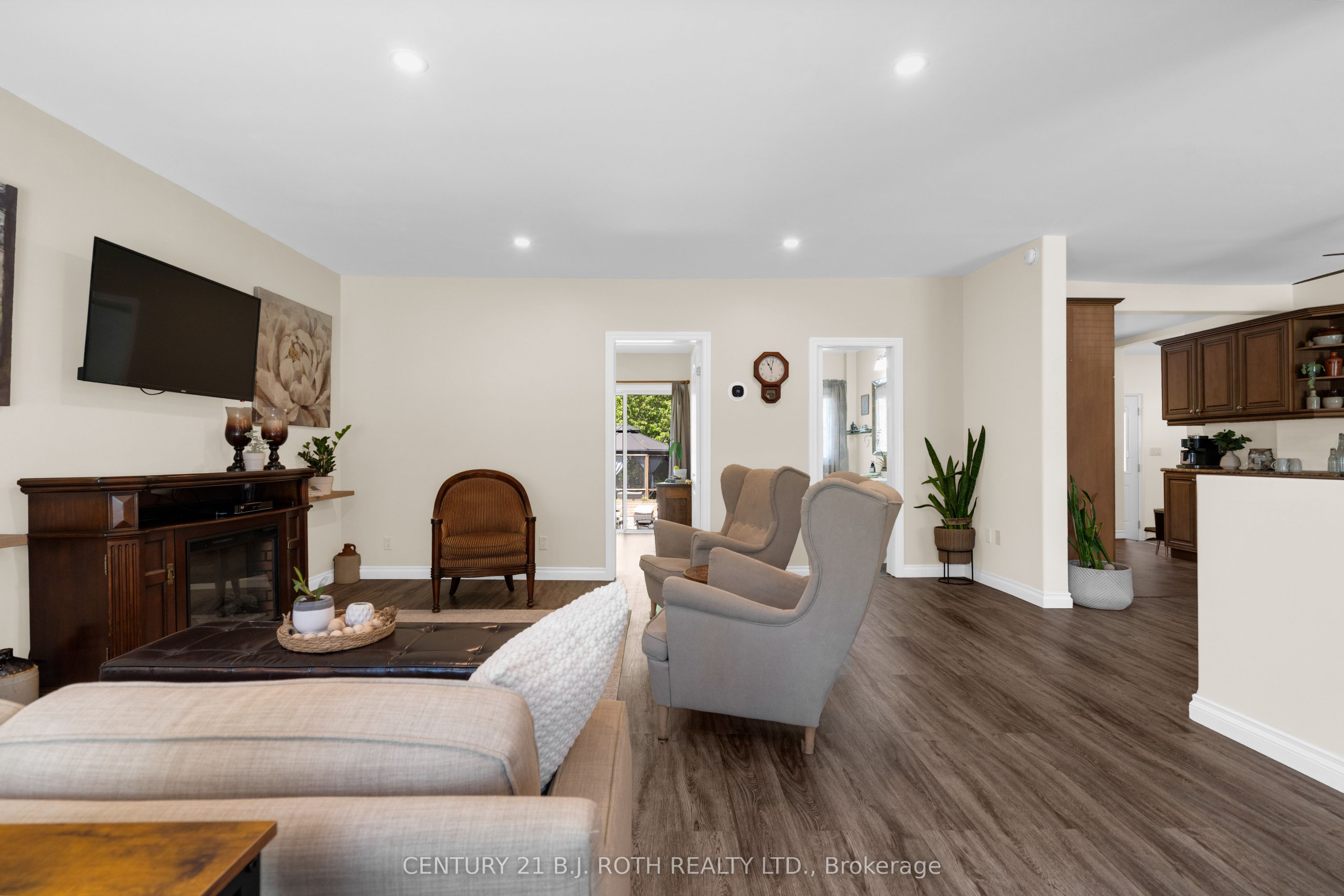 91 Elm Street, Essa, ON L0M 1B0 photo 4