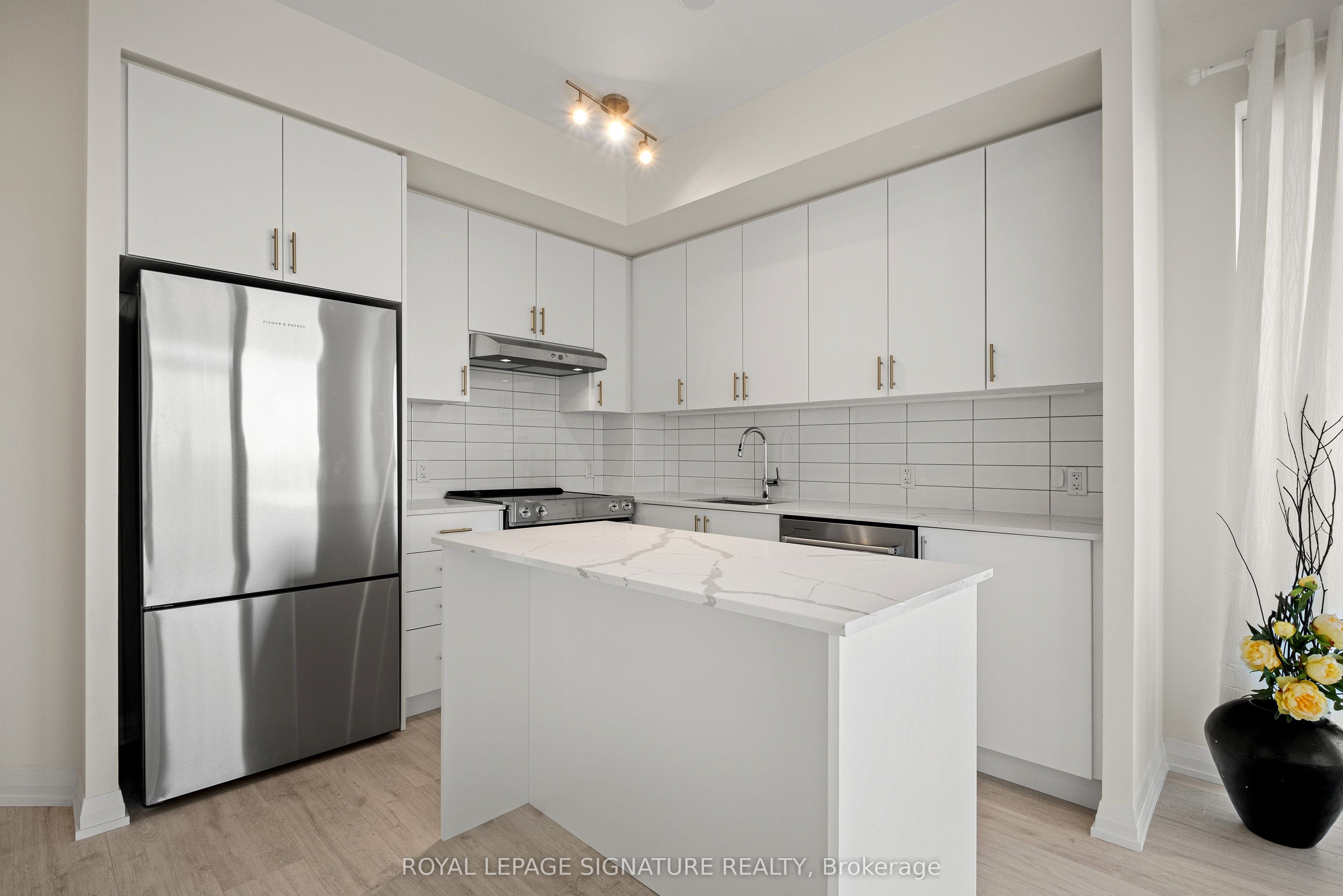 9000 Jane Street 602, Vaughan, ON L4K 0M6 photo 5