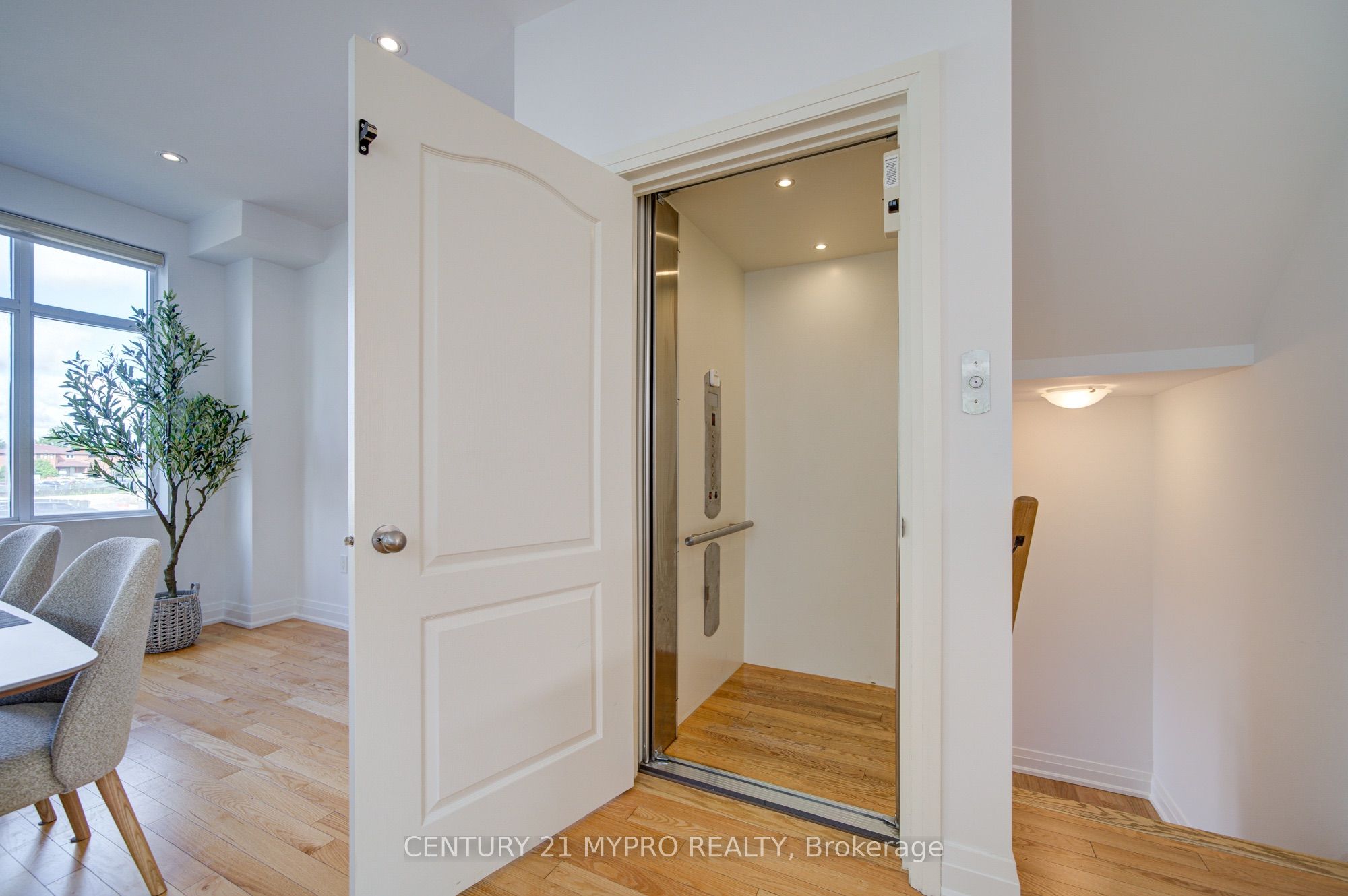 40 Teasel Way, Markham, ON L3R 9S3 photo 3