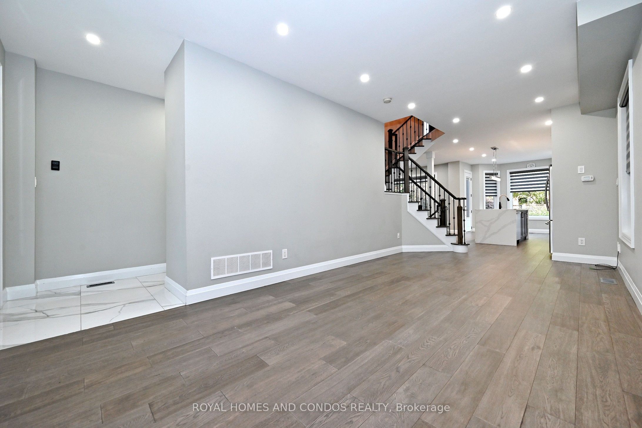 129 Saint Damian Avenue, Vaughan, ON L4H 2L4 photo 4
