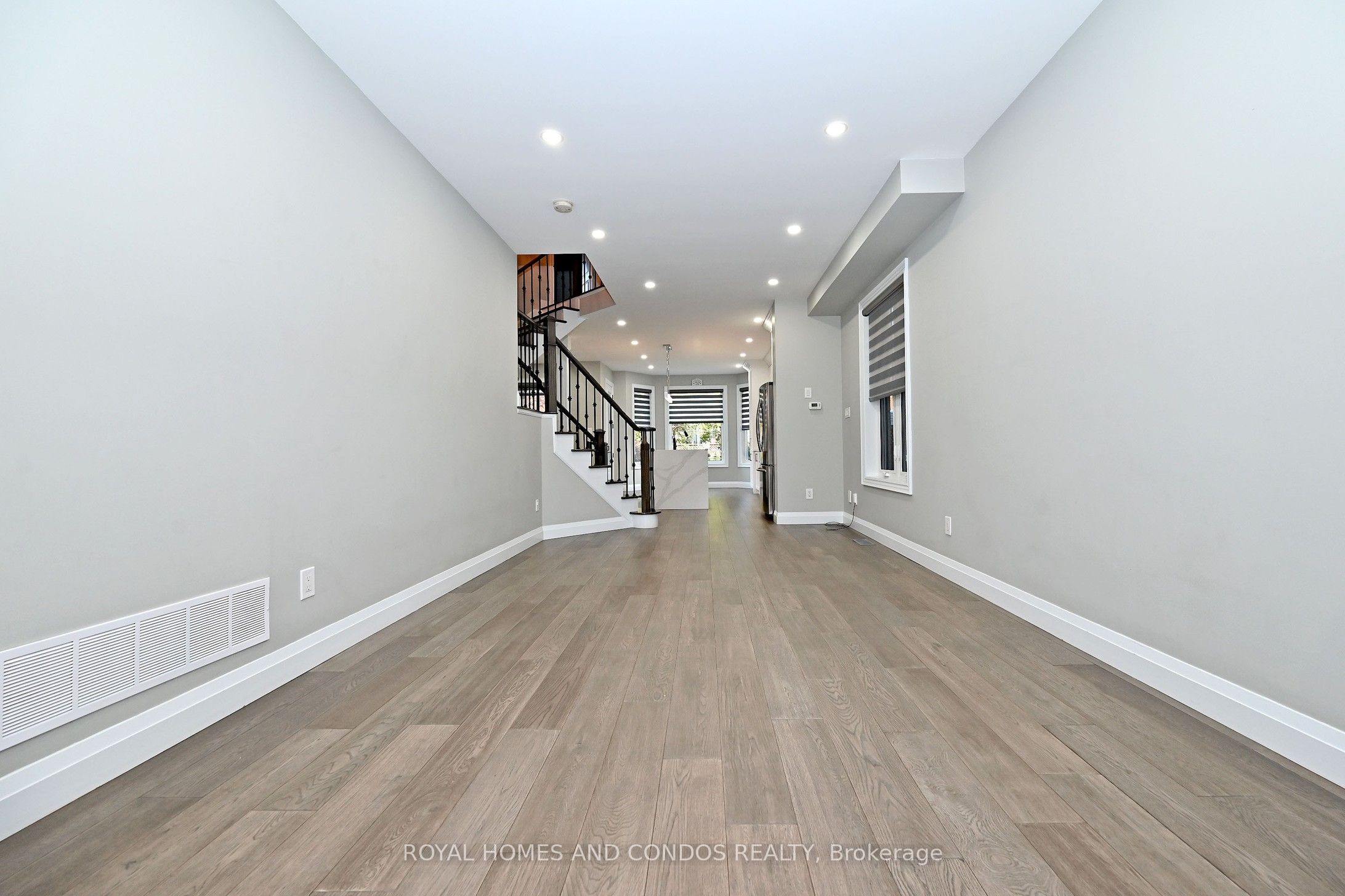 129 Saint Damian Avenue, Vaughan, ON L4H 2L4 photo 5
