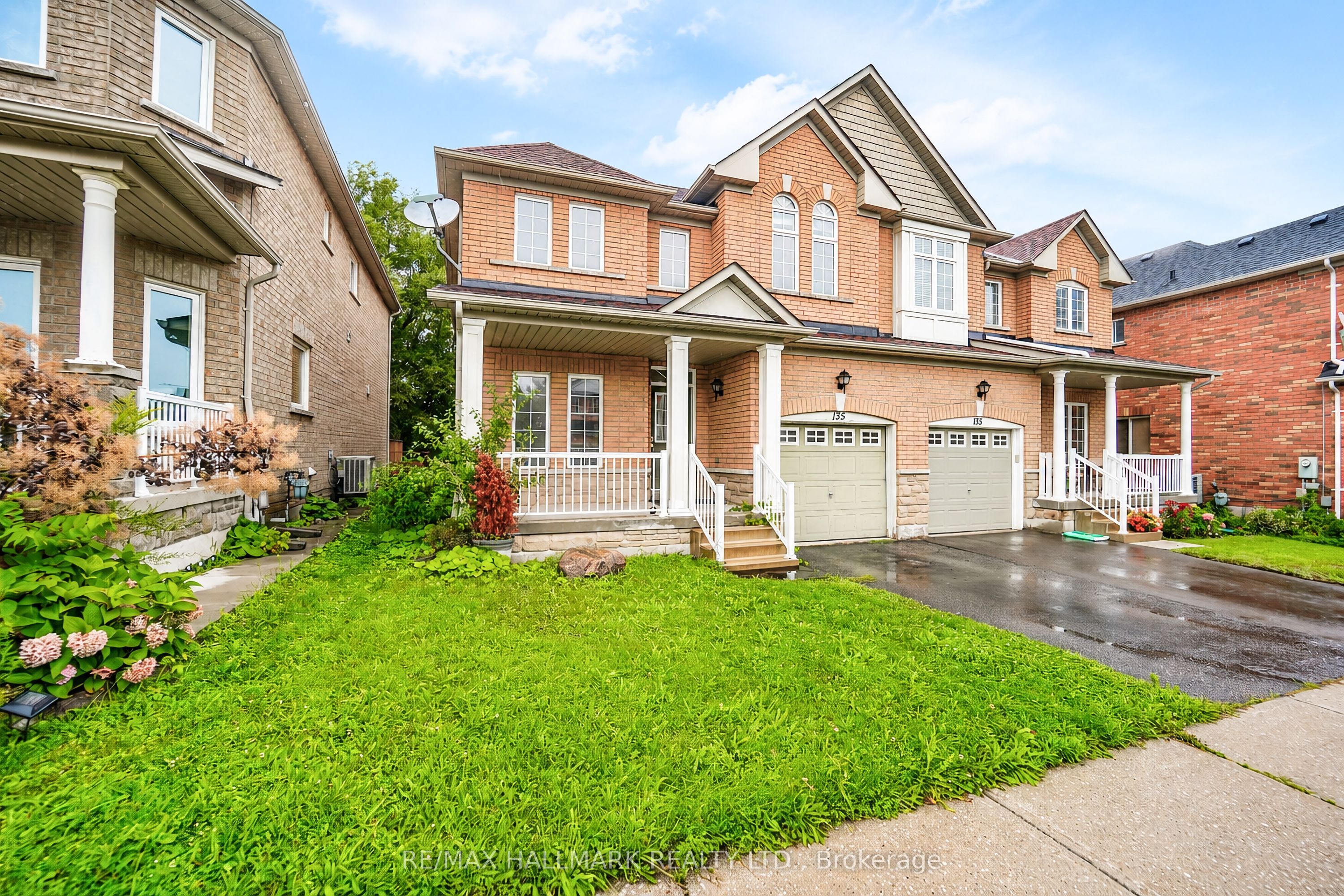 135 Maroon Drive, Richmond Hill, ON L4E 5B7 photo 3