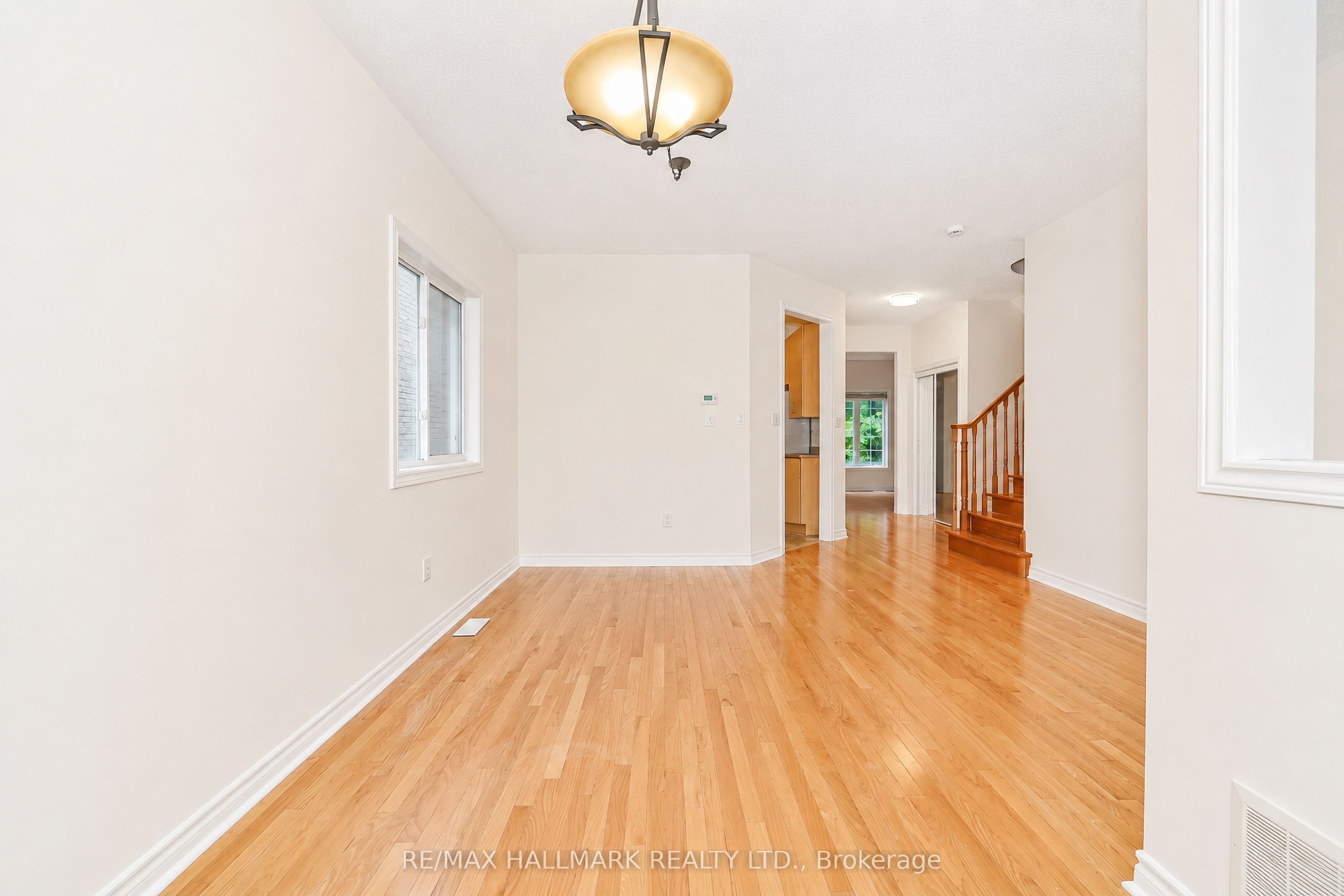 135 Maroon Drive, Richmond Hill, ON L4E 5B7 photo 5