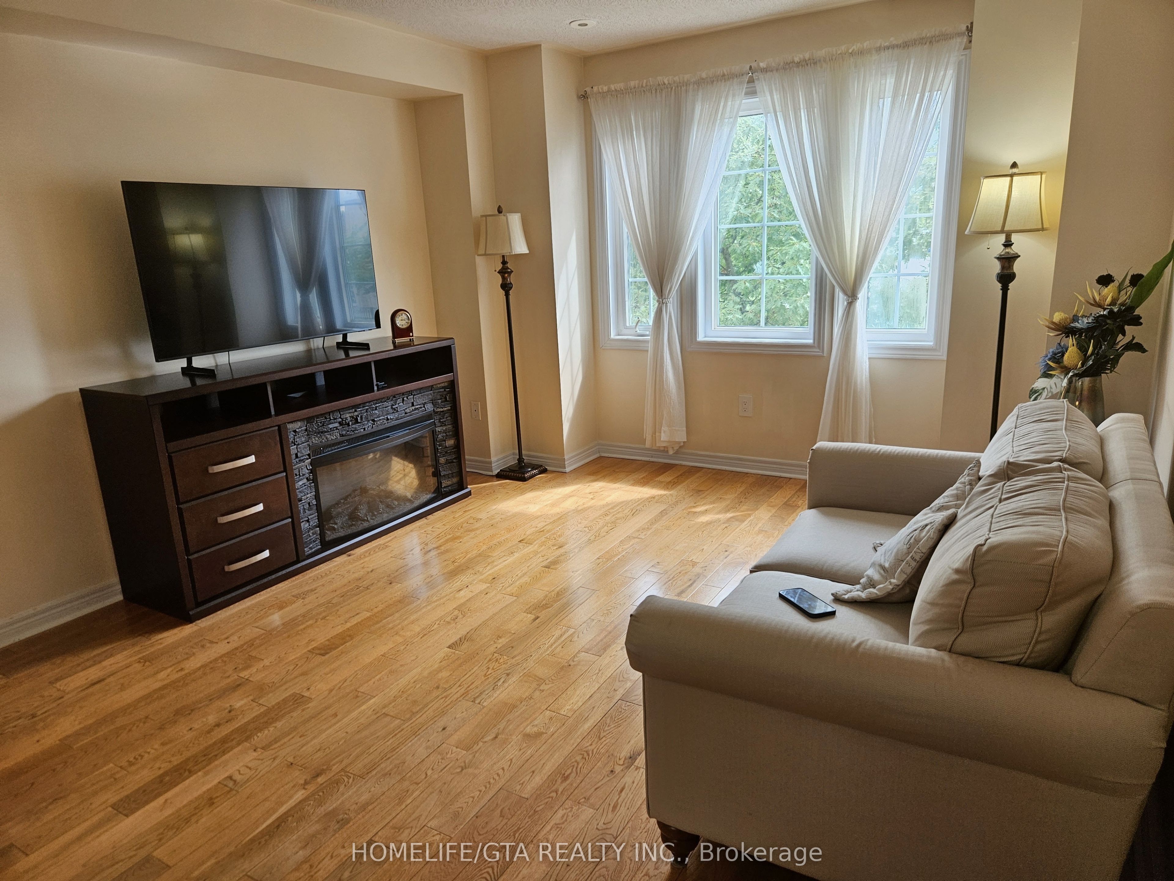 2532 Bur Oak Avenue, Markham, ON L6B 1H2 photo 4