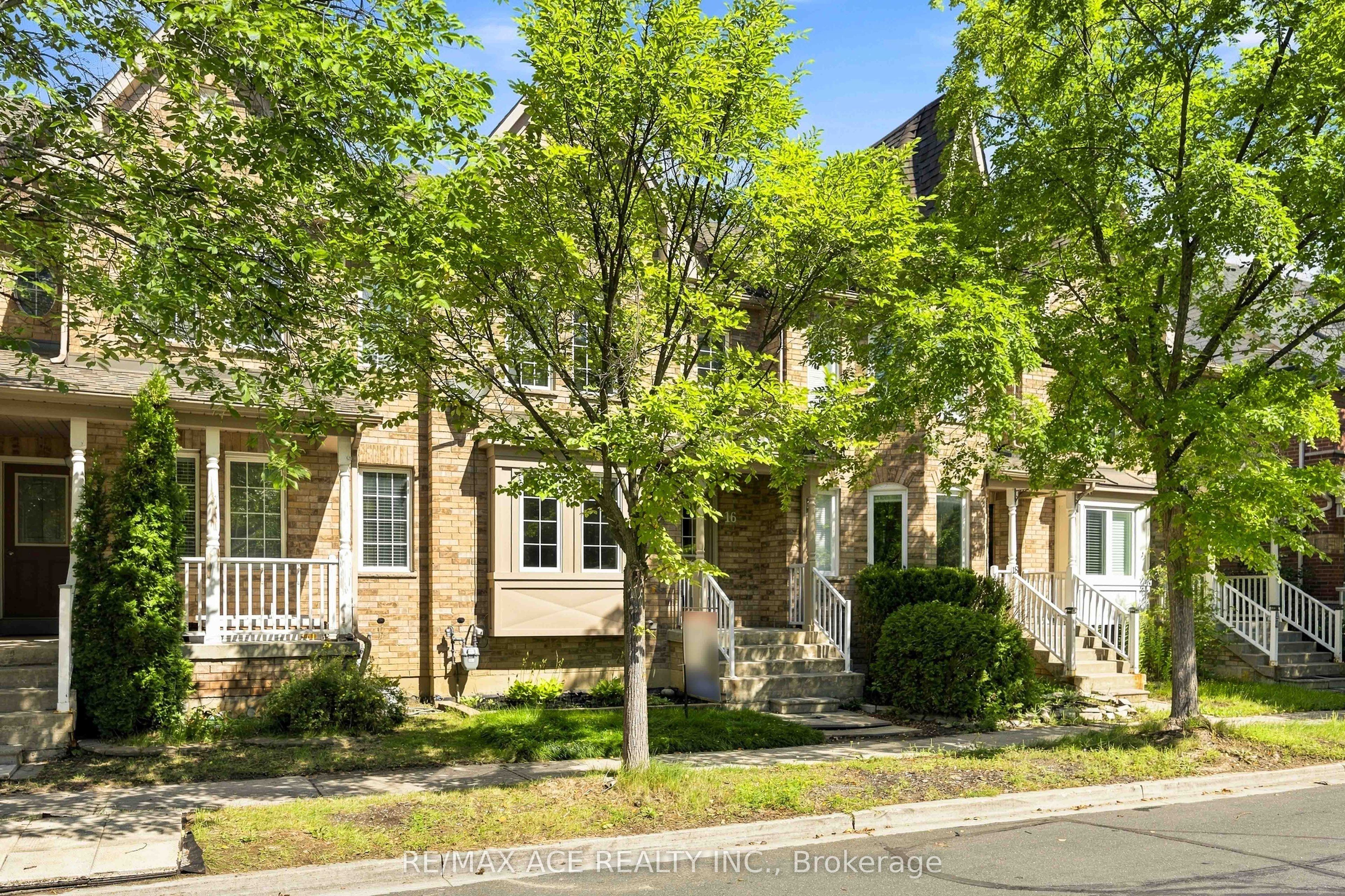 16 White's Hill Avenue, Markham, ON L6B 1C1 photo 2