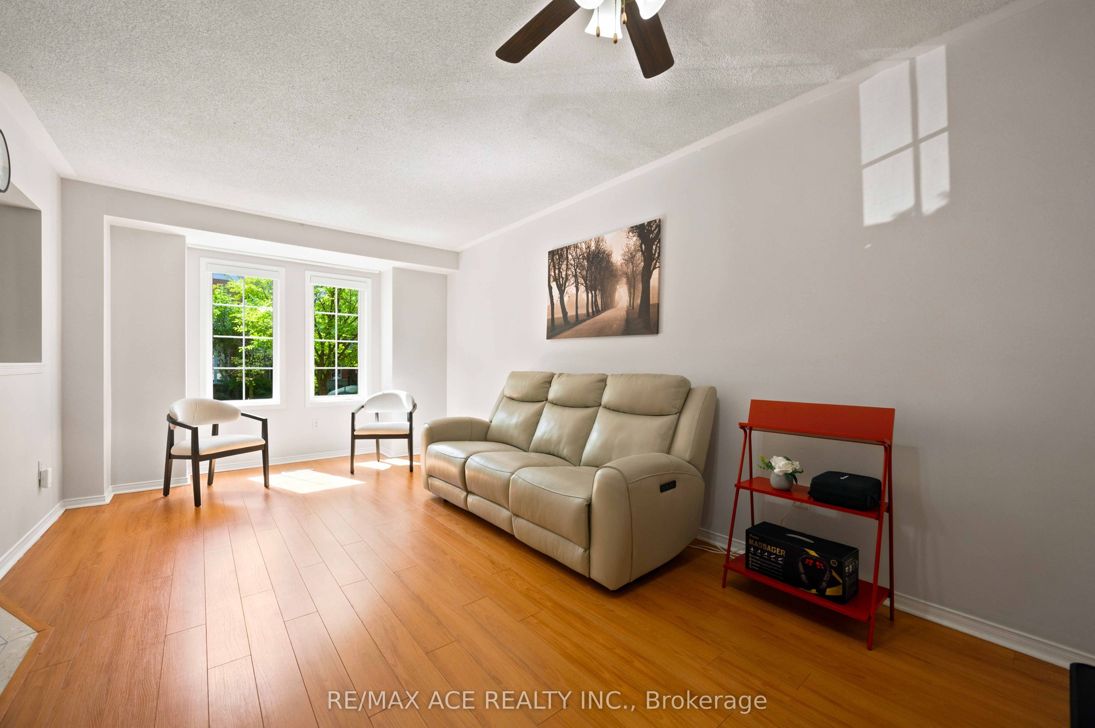 16 White's Hill Avenue, Markham, ON L6B 1C1 photo 5