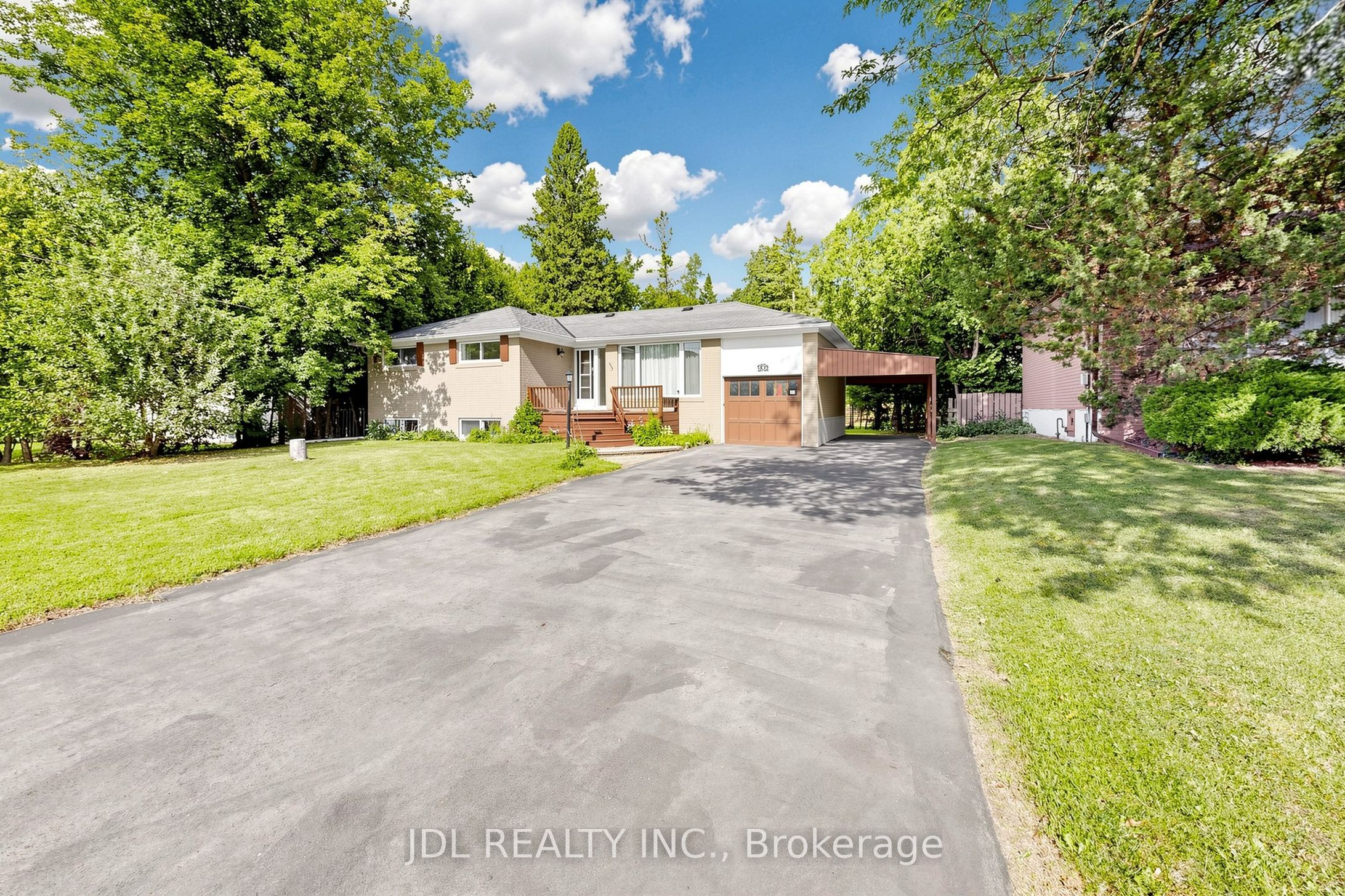 105 Park Avenue, Newmarket, ON L3Y 1T6 photo 3
