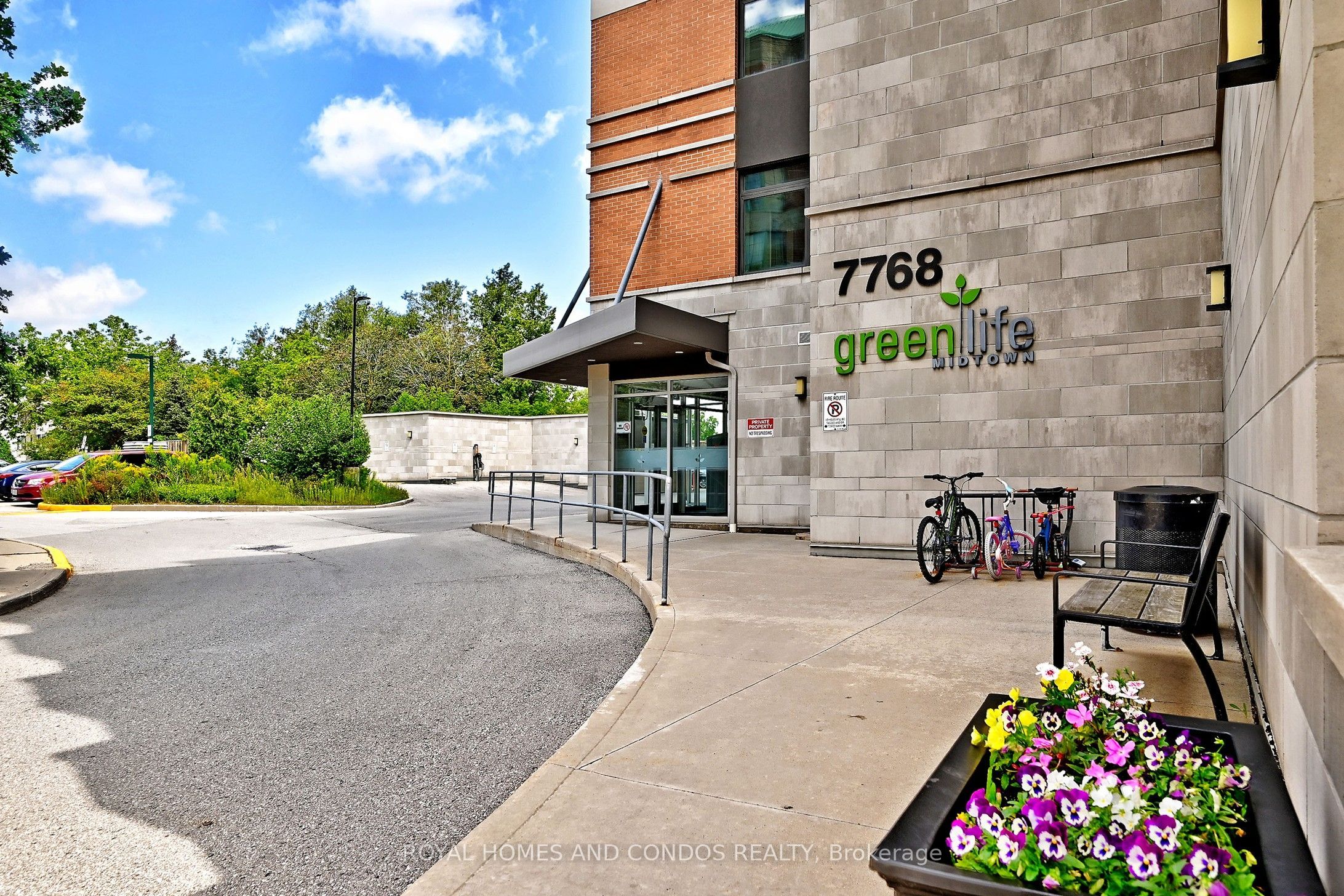 7768 Kennedy Road 203, Markham, ON L3R 5K1 photo 2