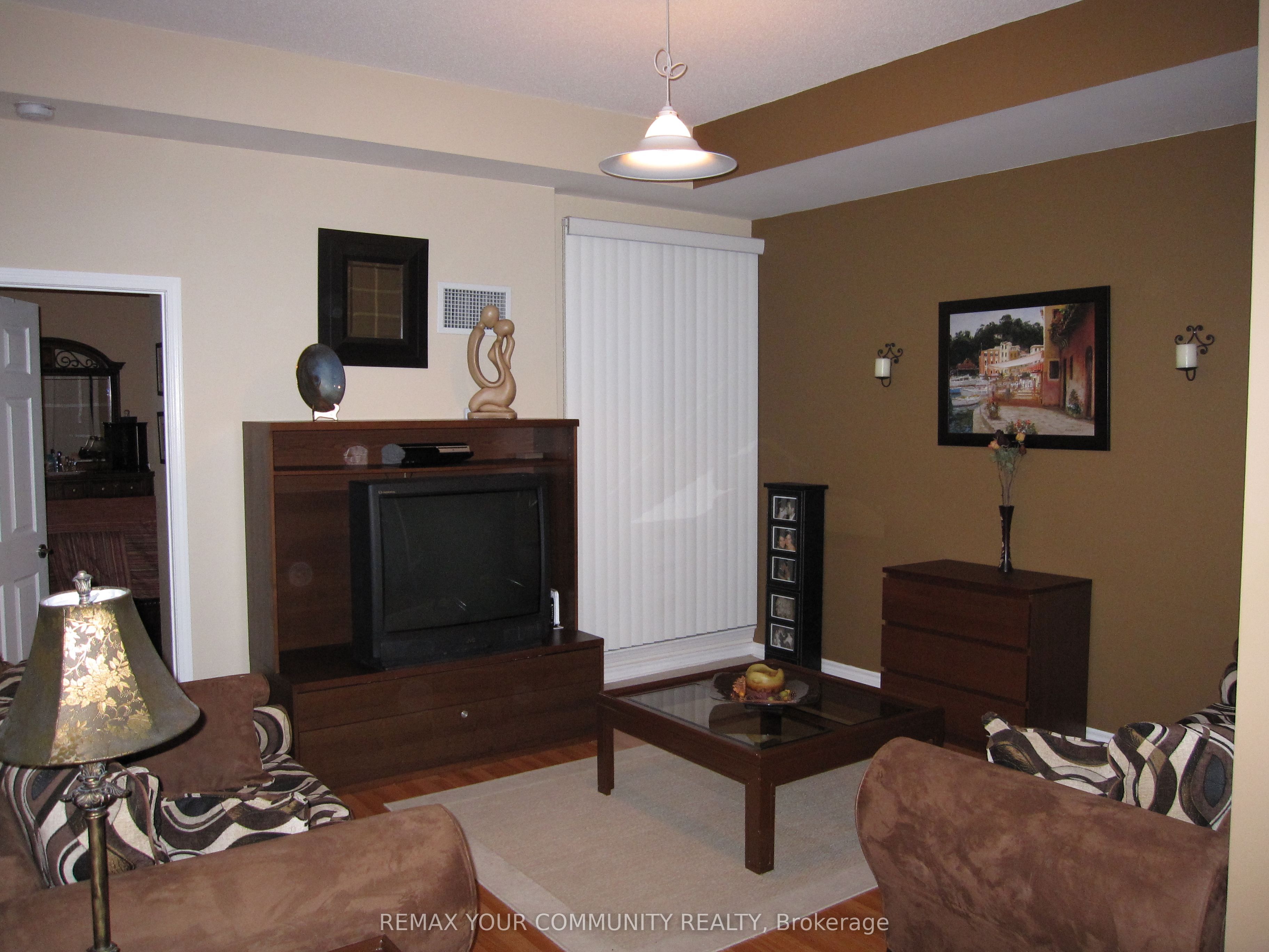 11121 Yonge Street 112, Richmond Hill, ON L4C 0S7 photo 3