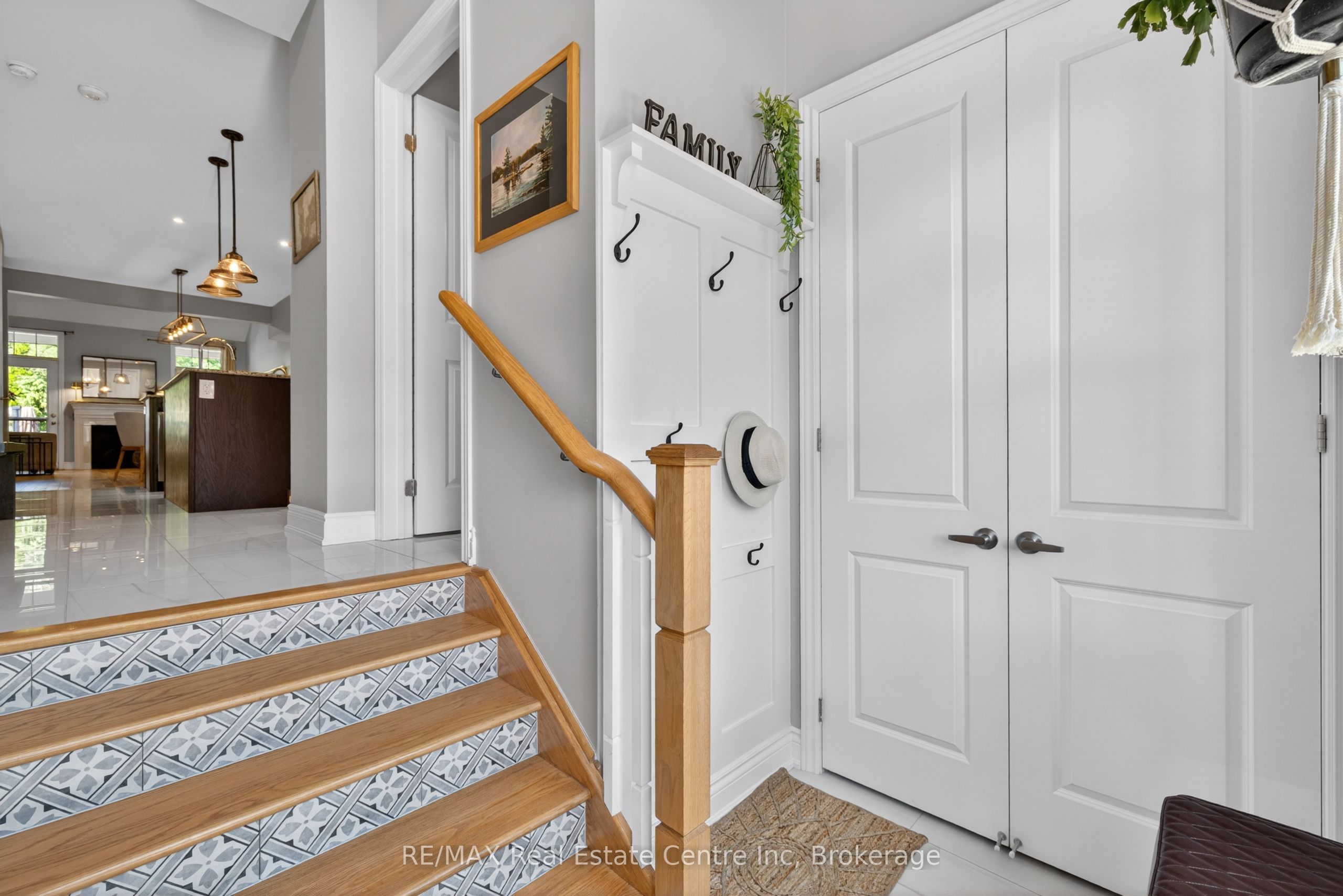 42 Courting House Place, Georgina, ON L0E 1L0 photo 4