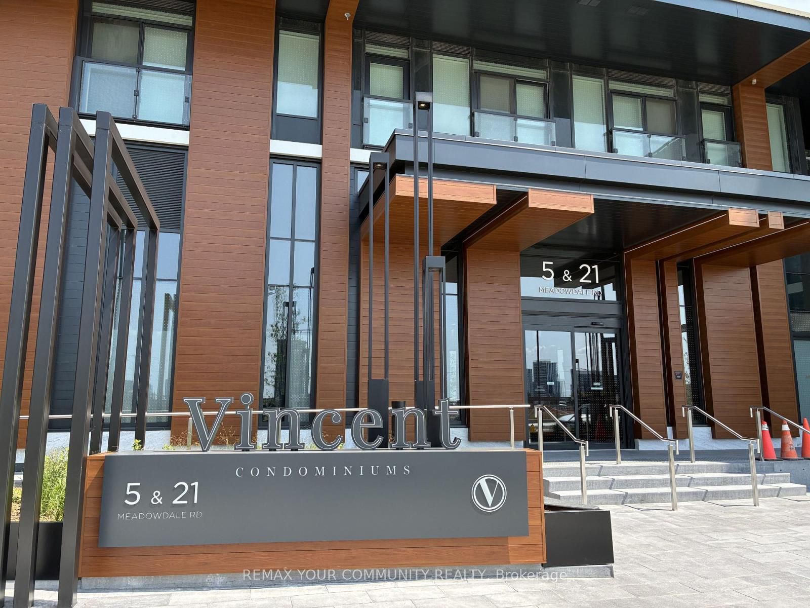 21 Meadowdale Road 1205, Vaughan, ON L4K 0H6