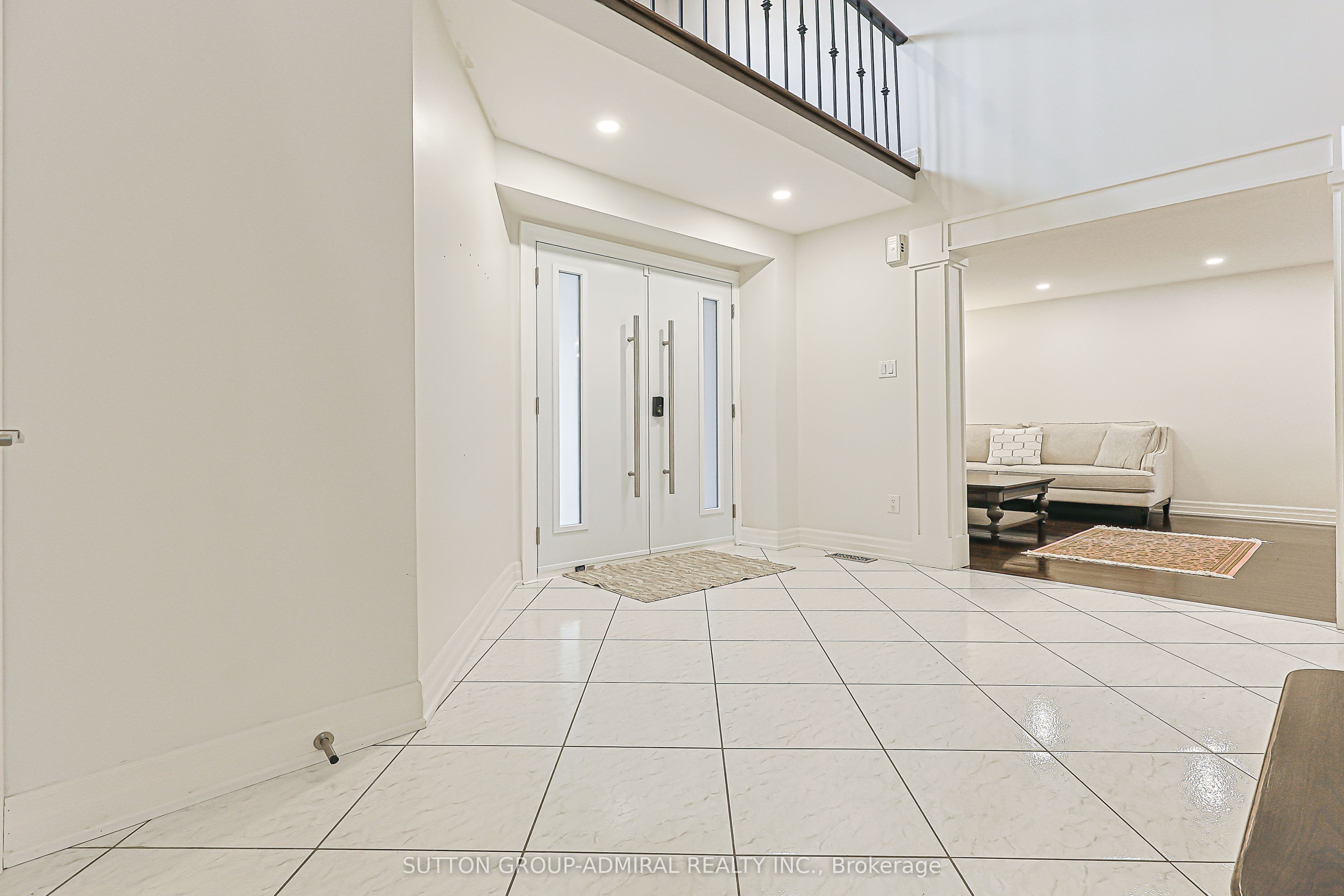 62 Pickett Crescent, Richmond Hill, ON L4C 9L3 photo 3