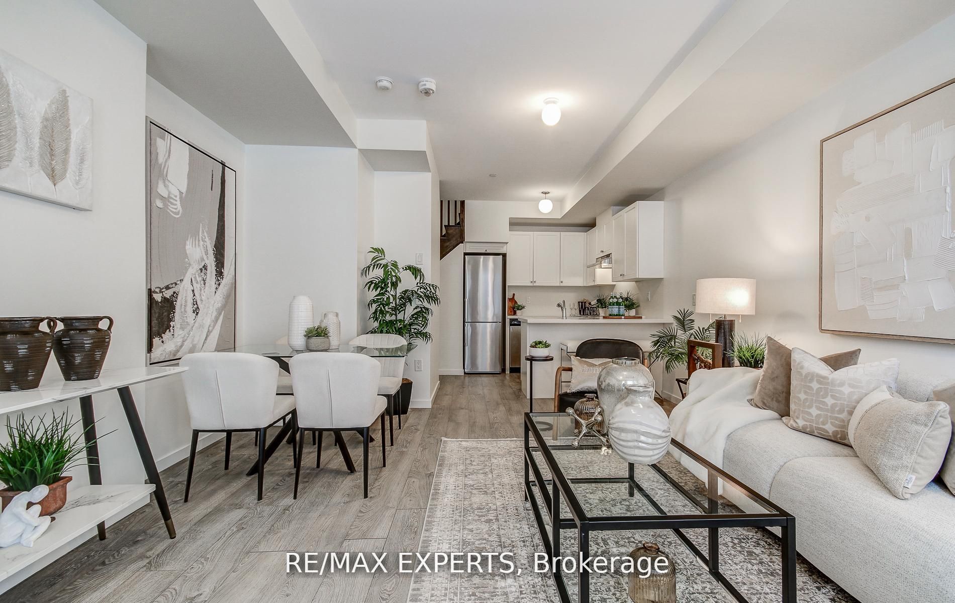 300 Alex Gardner Circle 61, Aurora, ON L4G 1N4 photo 4