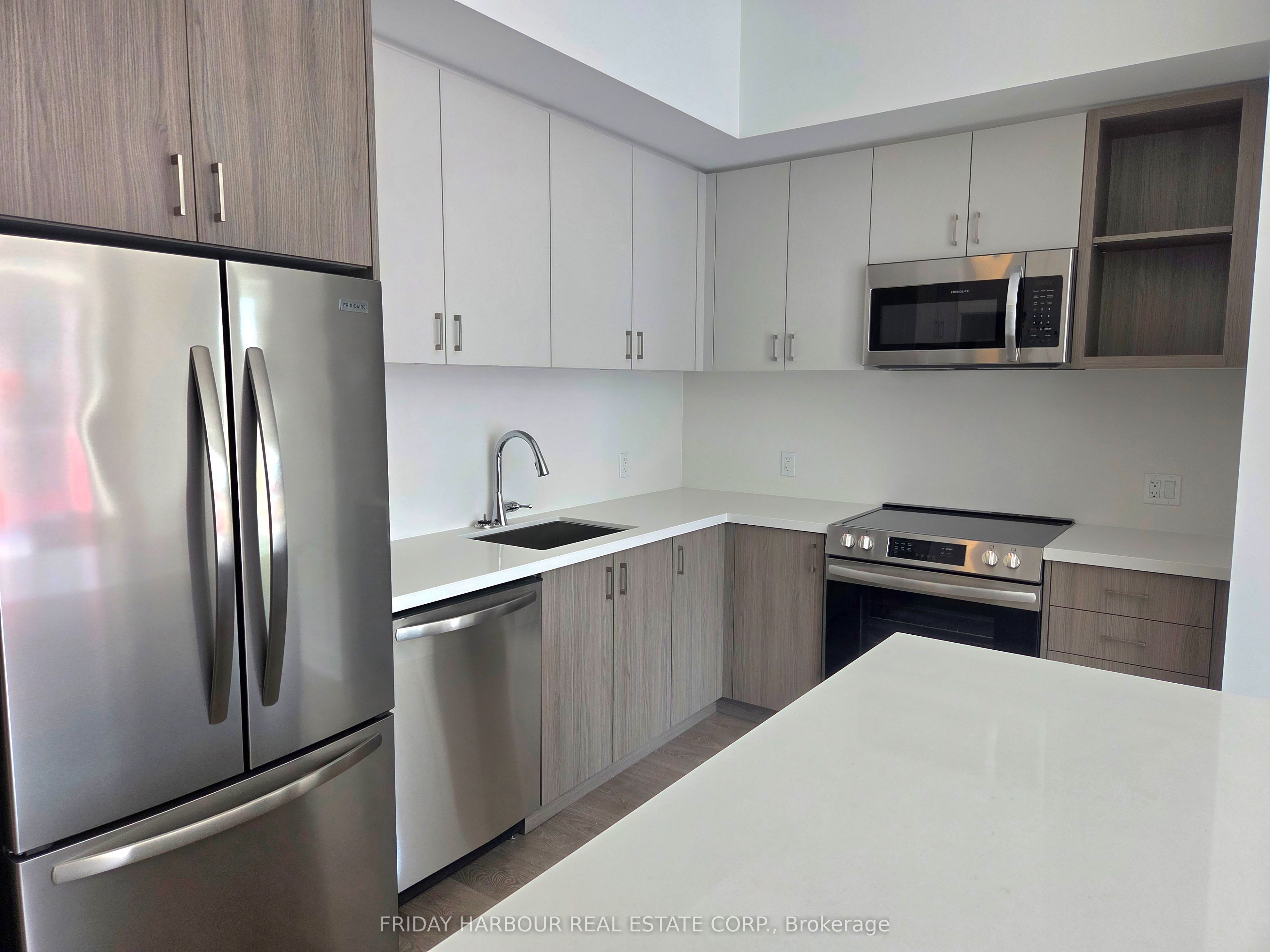 333 Sunseeker Avenue 625, Innisfil, ON L9S 0J7 photo 4