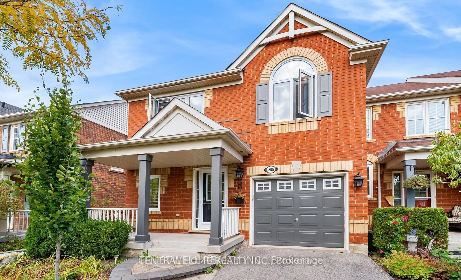 255 Chilcott Crescent, Newmarket, ON L3X 3G7 photo 2