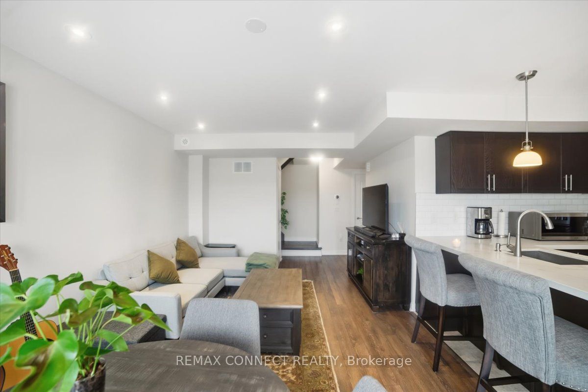 10 Westmeath Lane 2231, Markham, ON L6B 1N5 photo 5