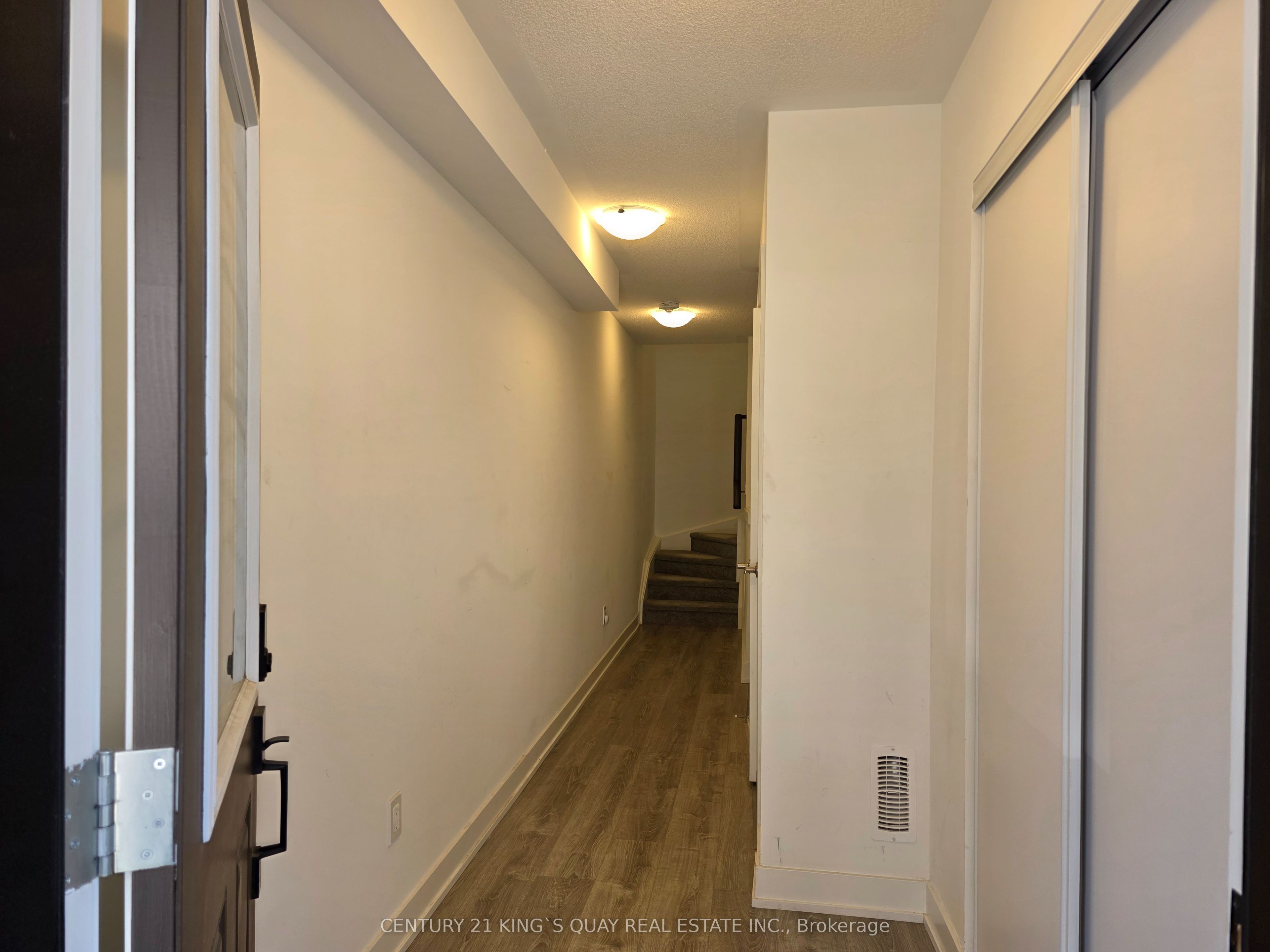24 Nordic Lane, Whitchurch-Stouffville, ON L4A 4W8 photo 2