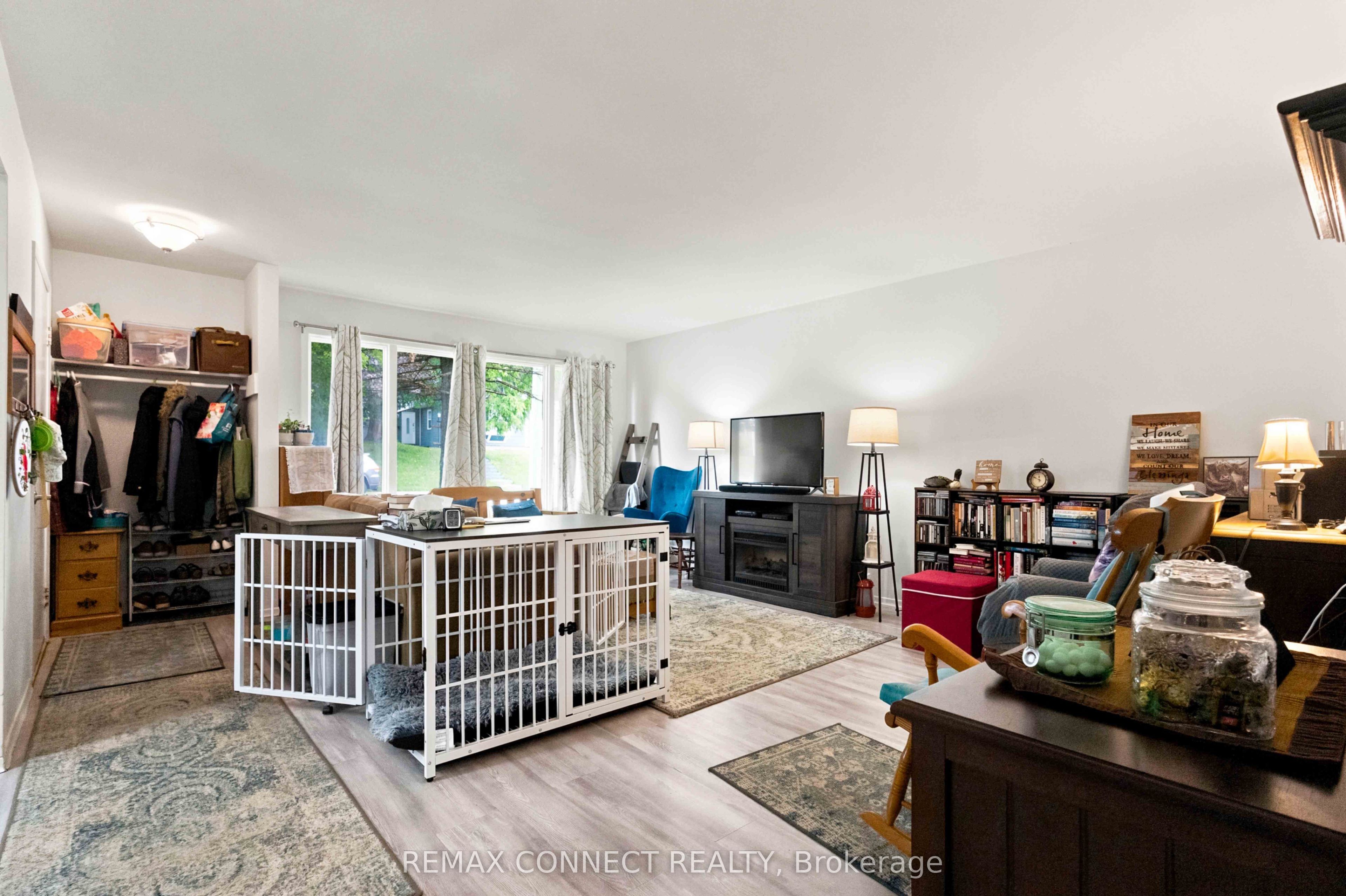 322 Andrew Street, Newmarket, ON L3Y 1H3 photo 3