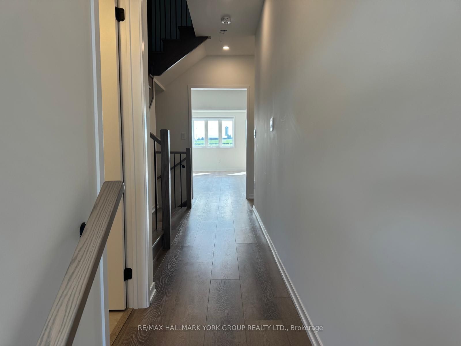 7 Thomas Smith Street, Georgina, ON L4P 0S3 photo 4