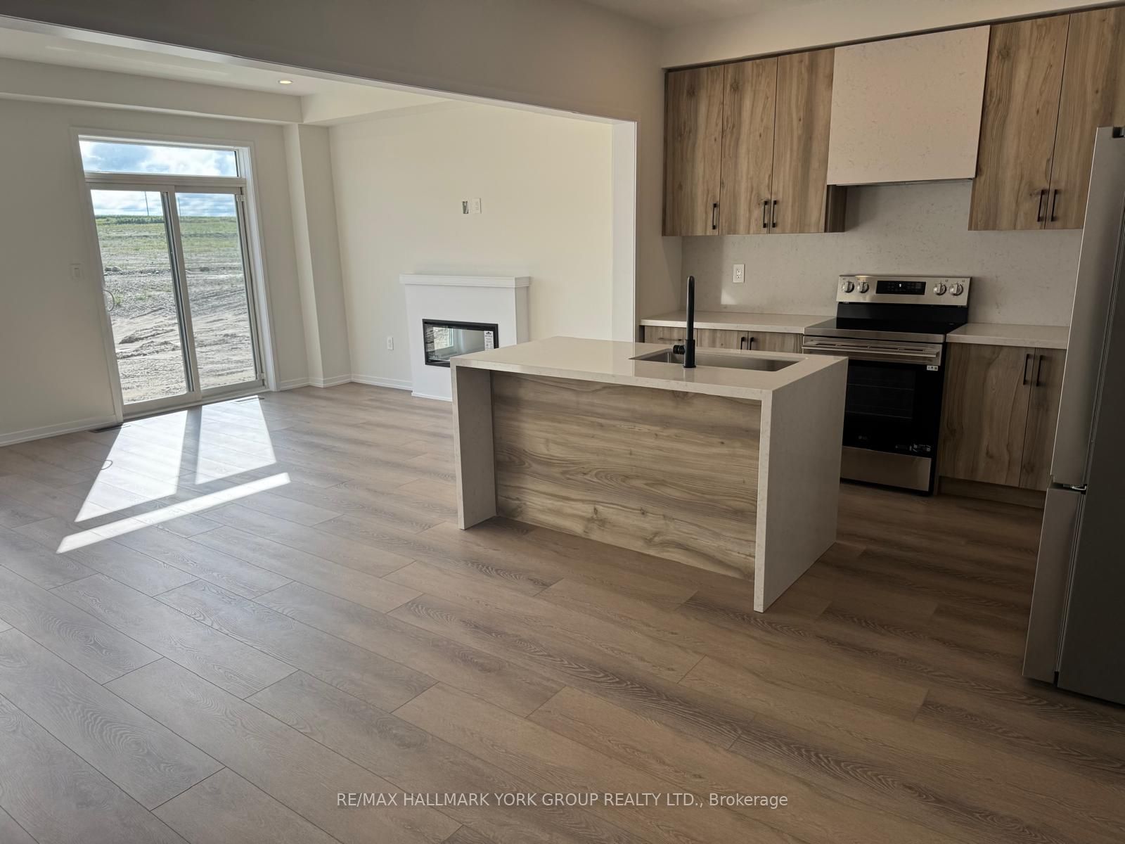 7 Thomas Smith Street, Georgina, ON L4P 0S3 photo 5